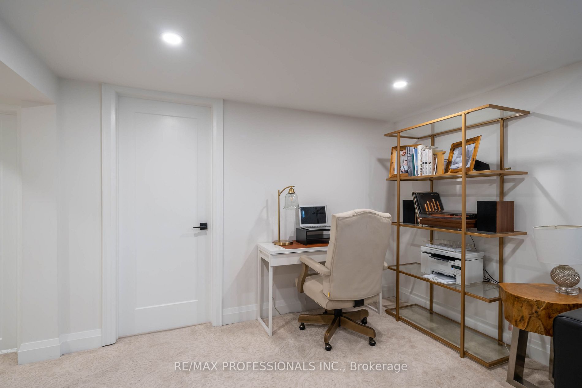 19 Vanderbrent Cres