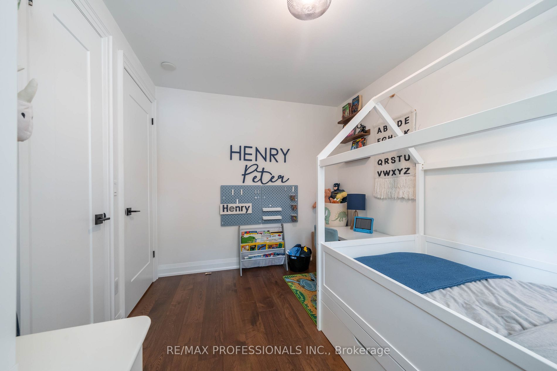 19 Vanderbrent Cres