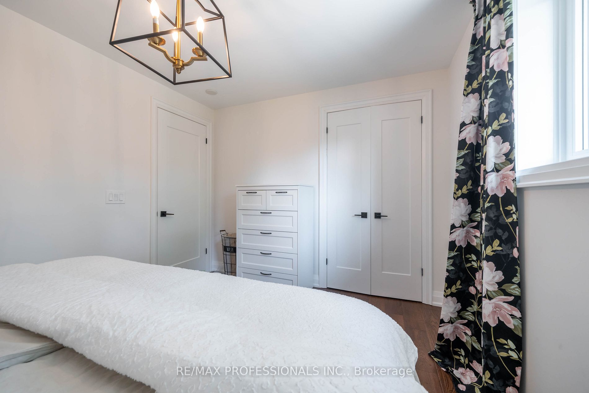19 Vanderbrent Cres