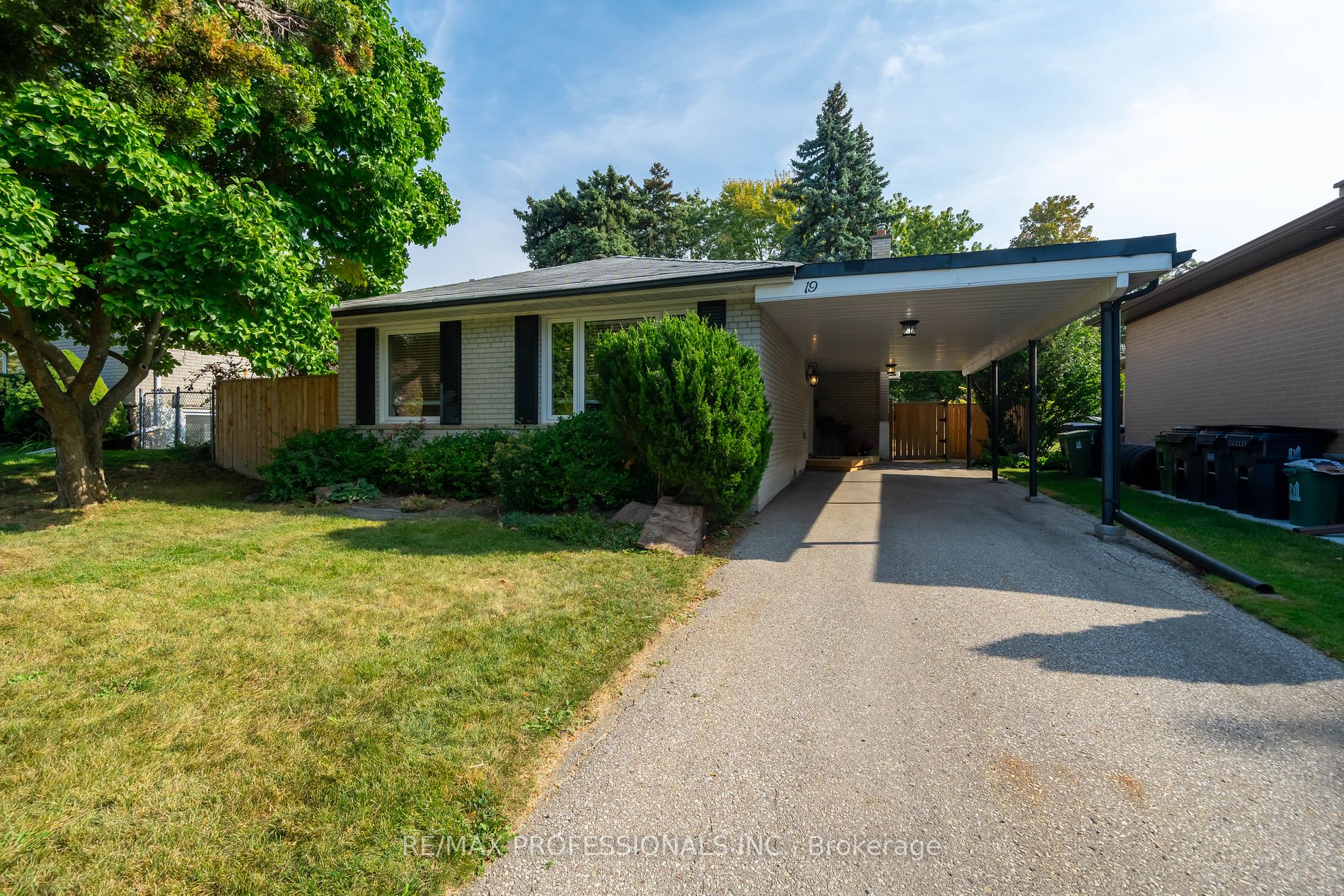 19 Vanderbrent Cres