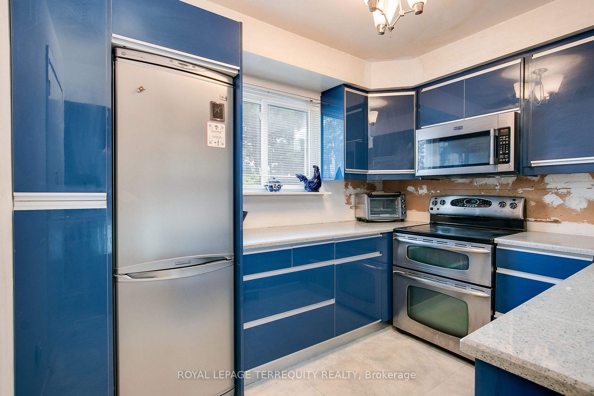 2075 Asta Dr, #21