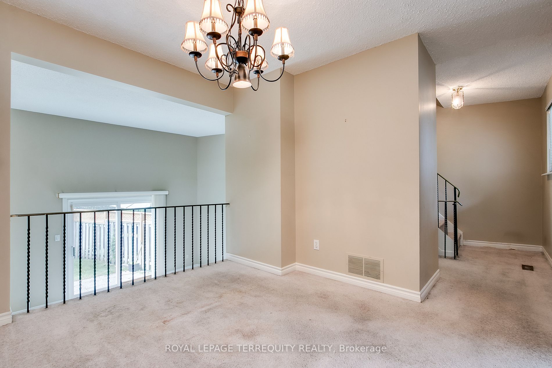 2075 Asta Dr, #21