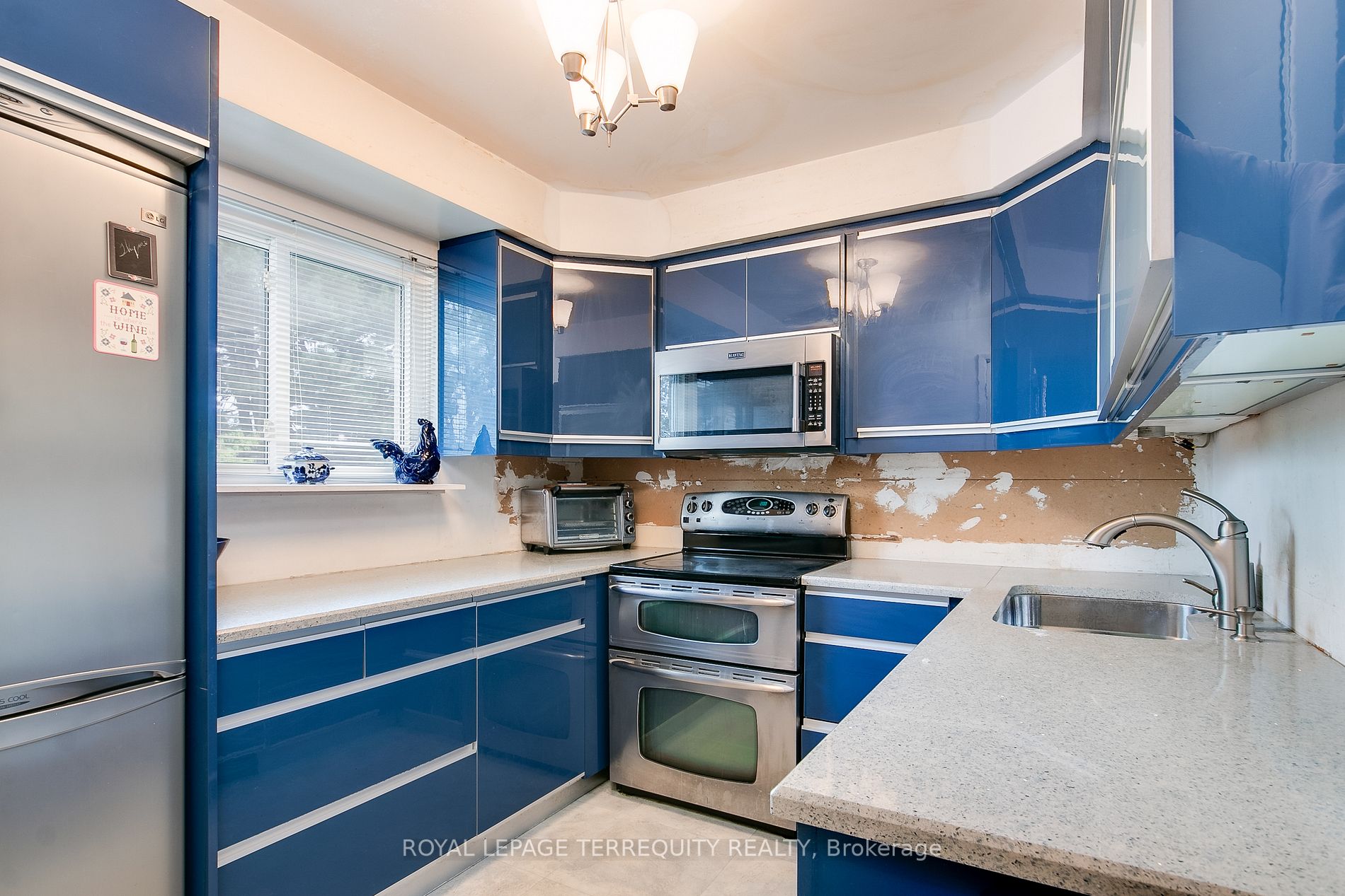 2075 Asta Dr, #21