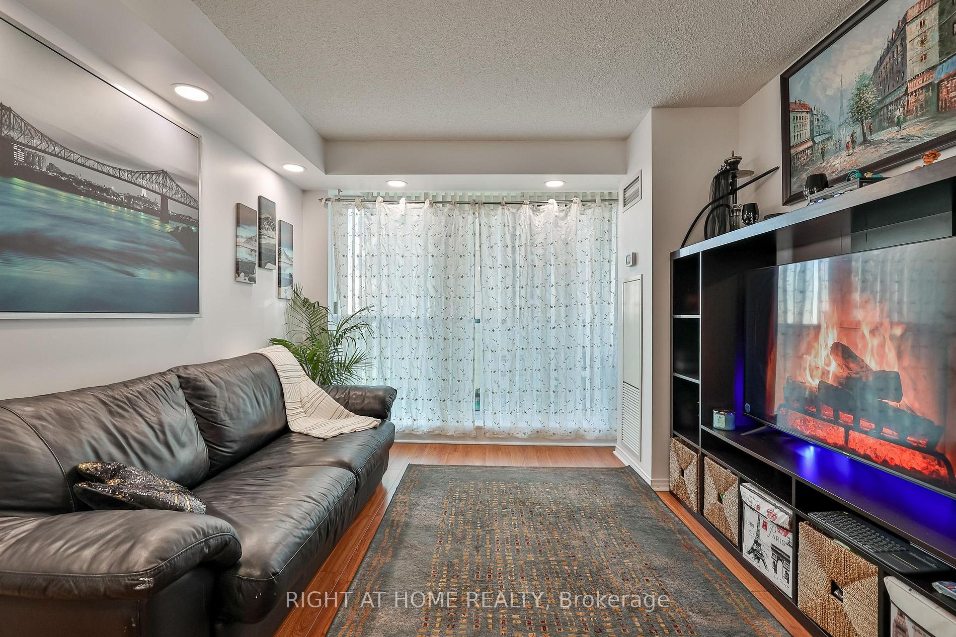 7 Michael Power Pl Pl, #904