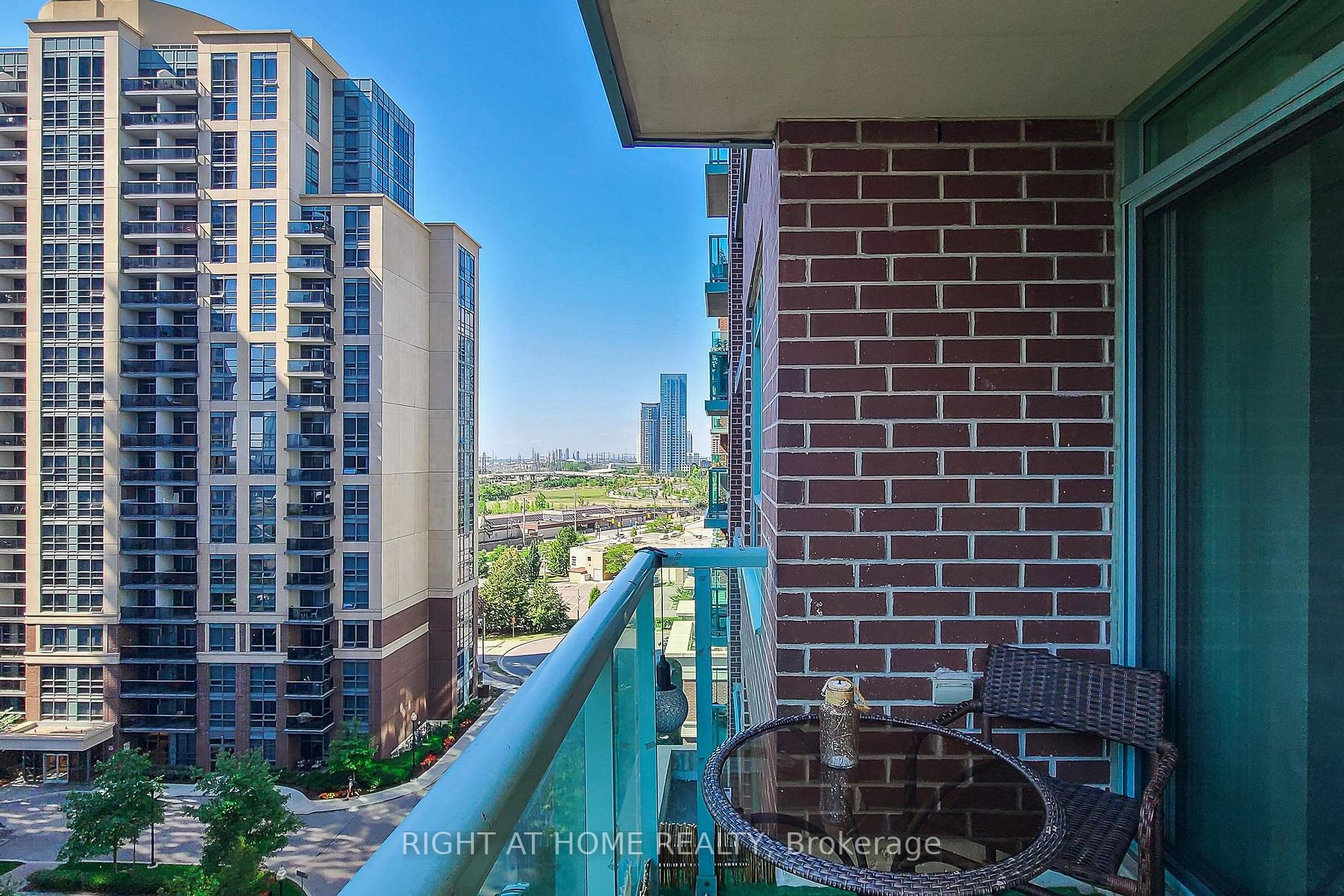 7 Michael Power Pl Pl, #904