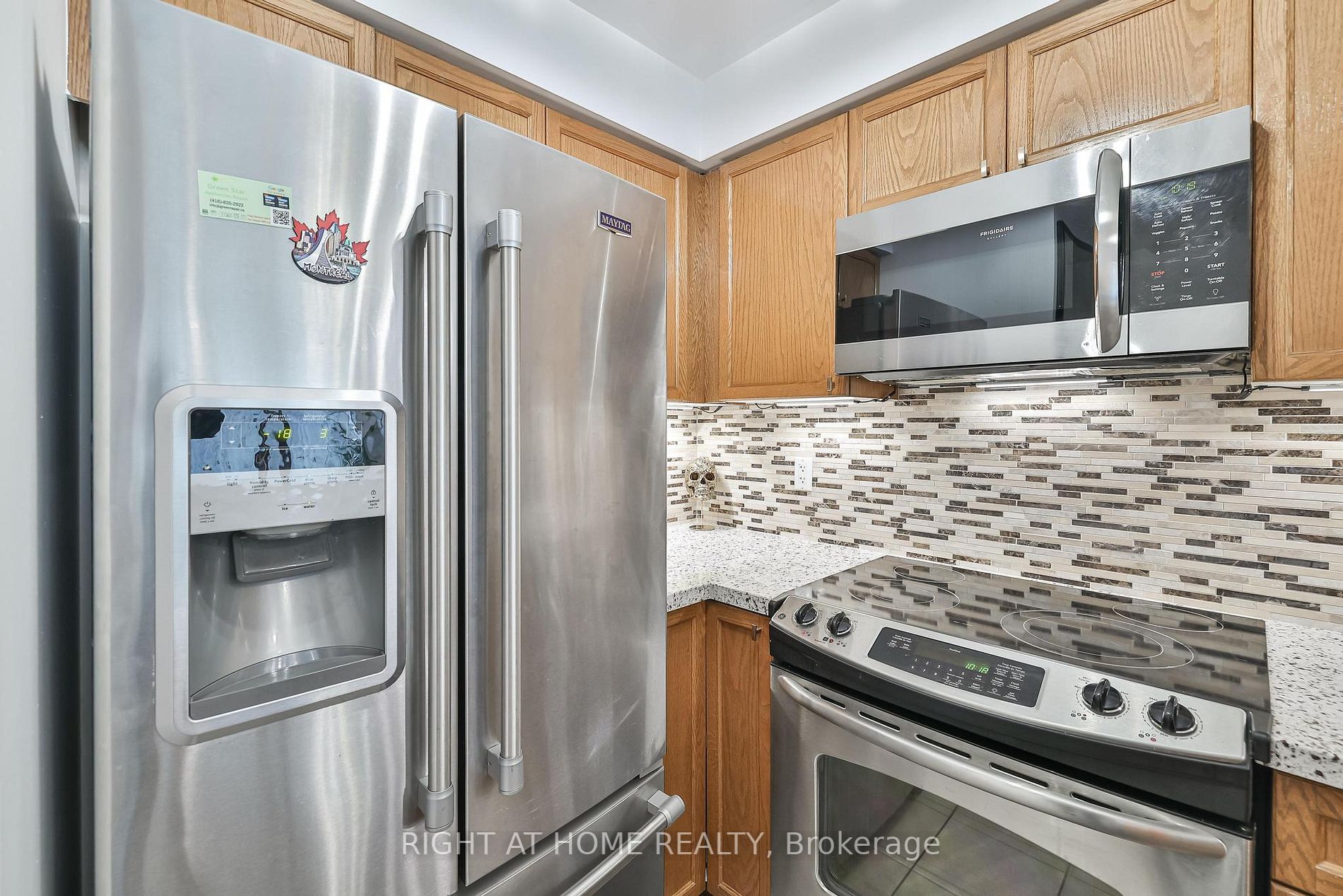 7 Michael Power Pl Pl, #904