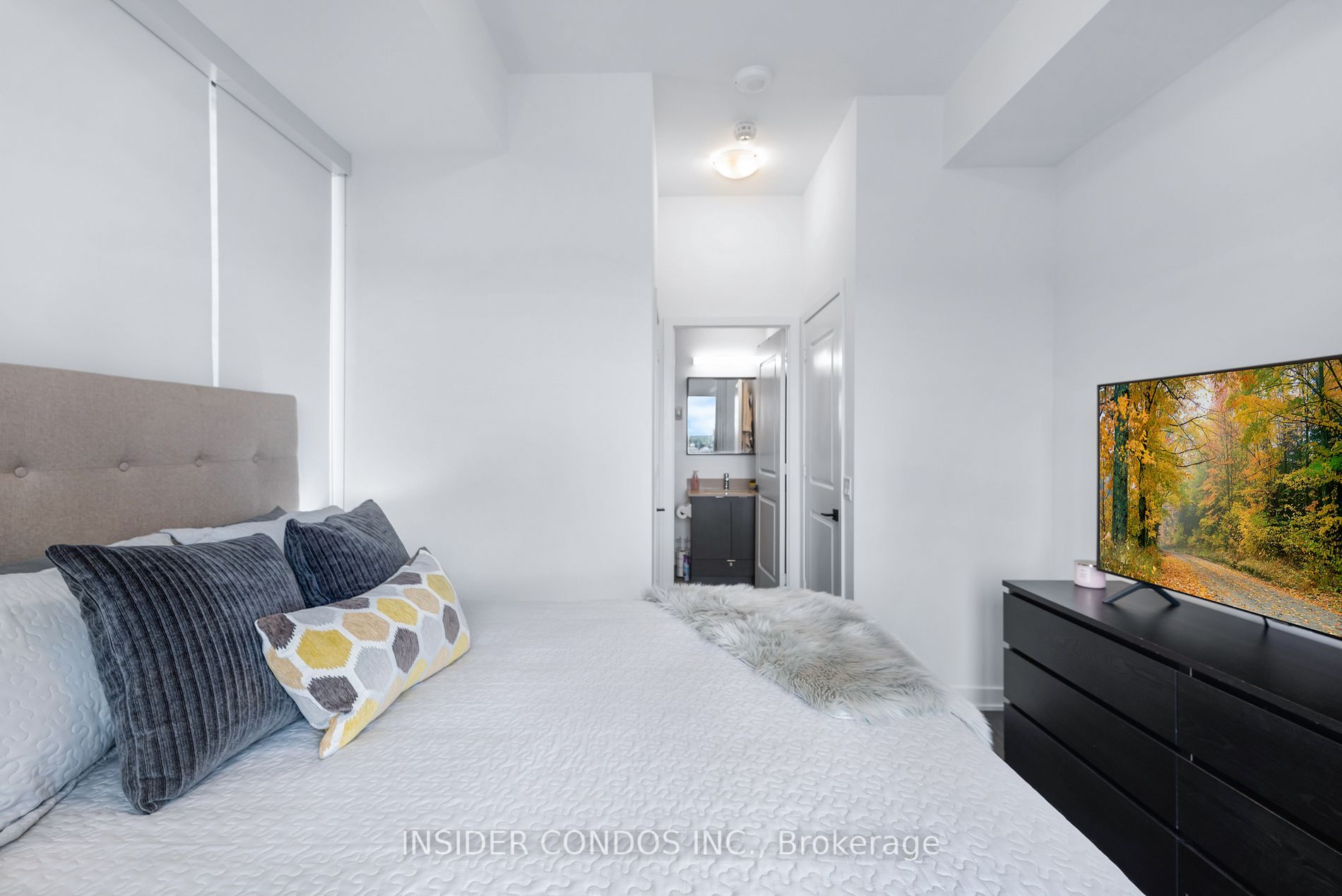 4655 Metcalfe Ave, #202B