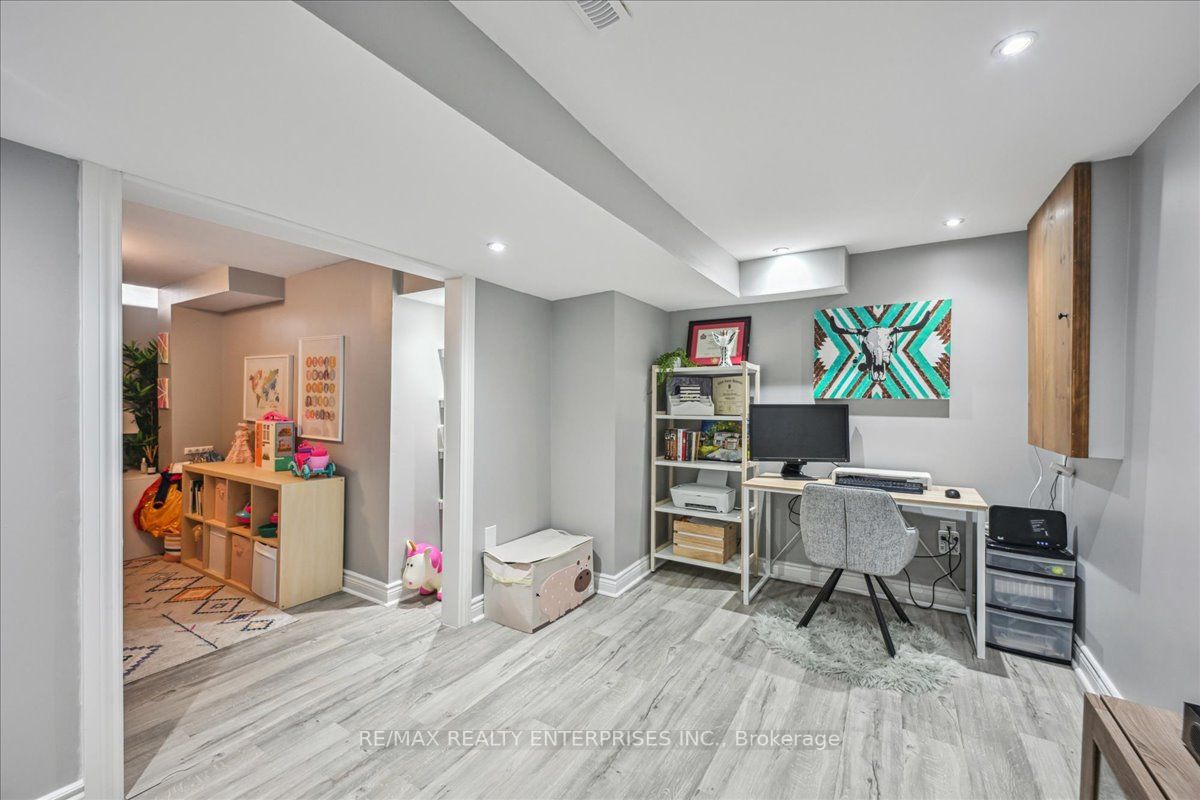 3091 Kilbride Cres