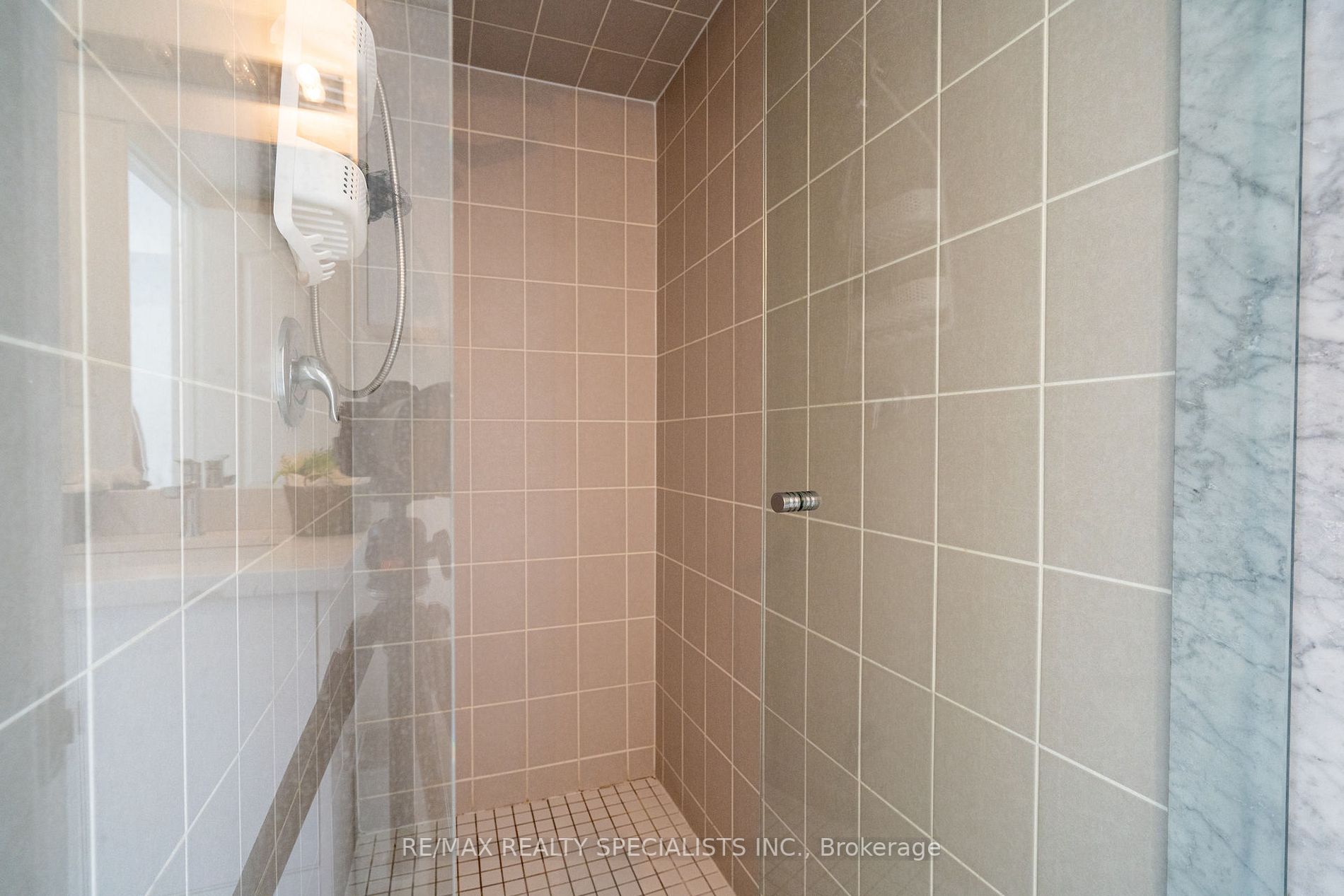 2484 Post Rd, #23