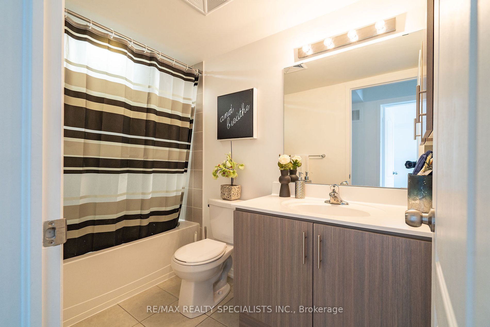 2484 Post Rd, #23