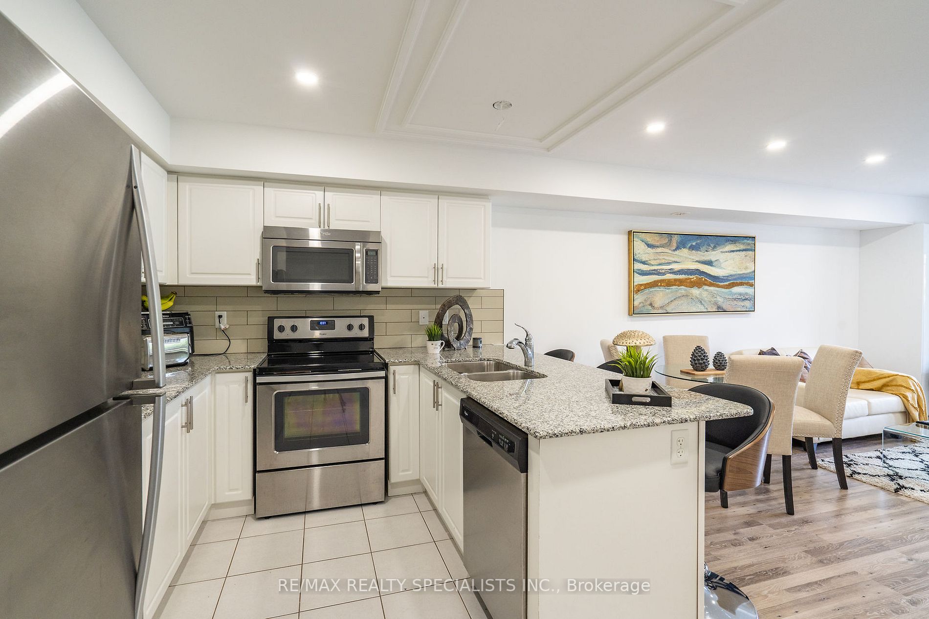 2484 Post Rd, #23