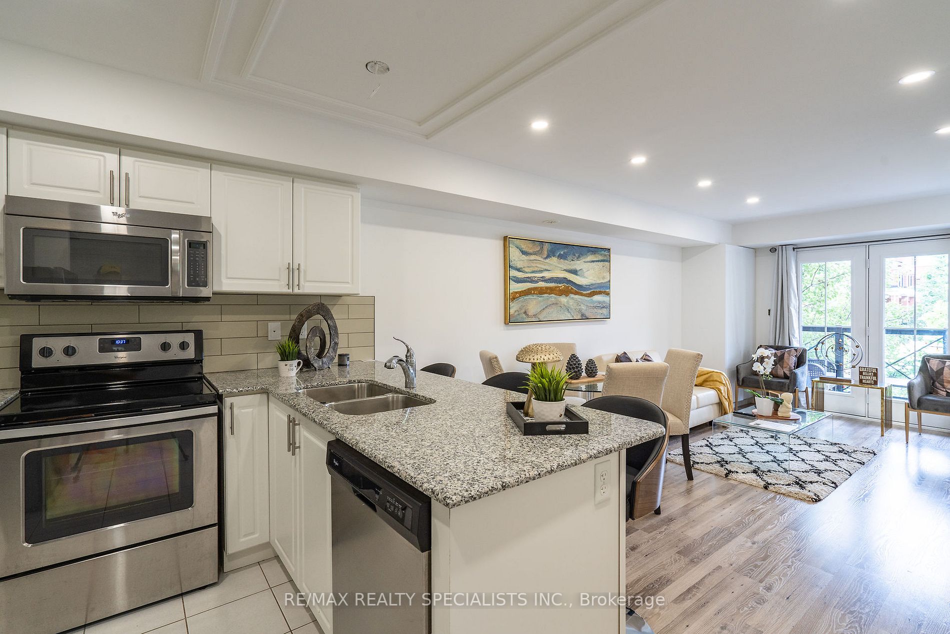 2484 Post Rd, #23