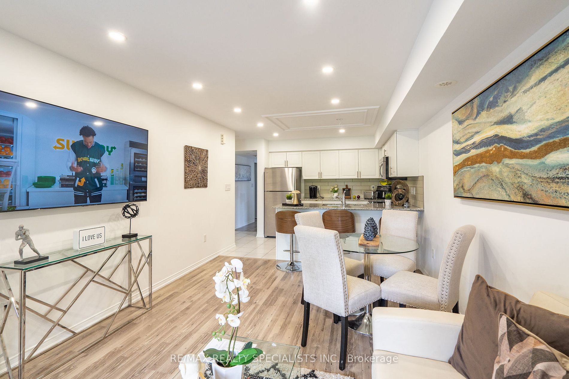 2484 Post Rd, #23