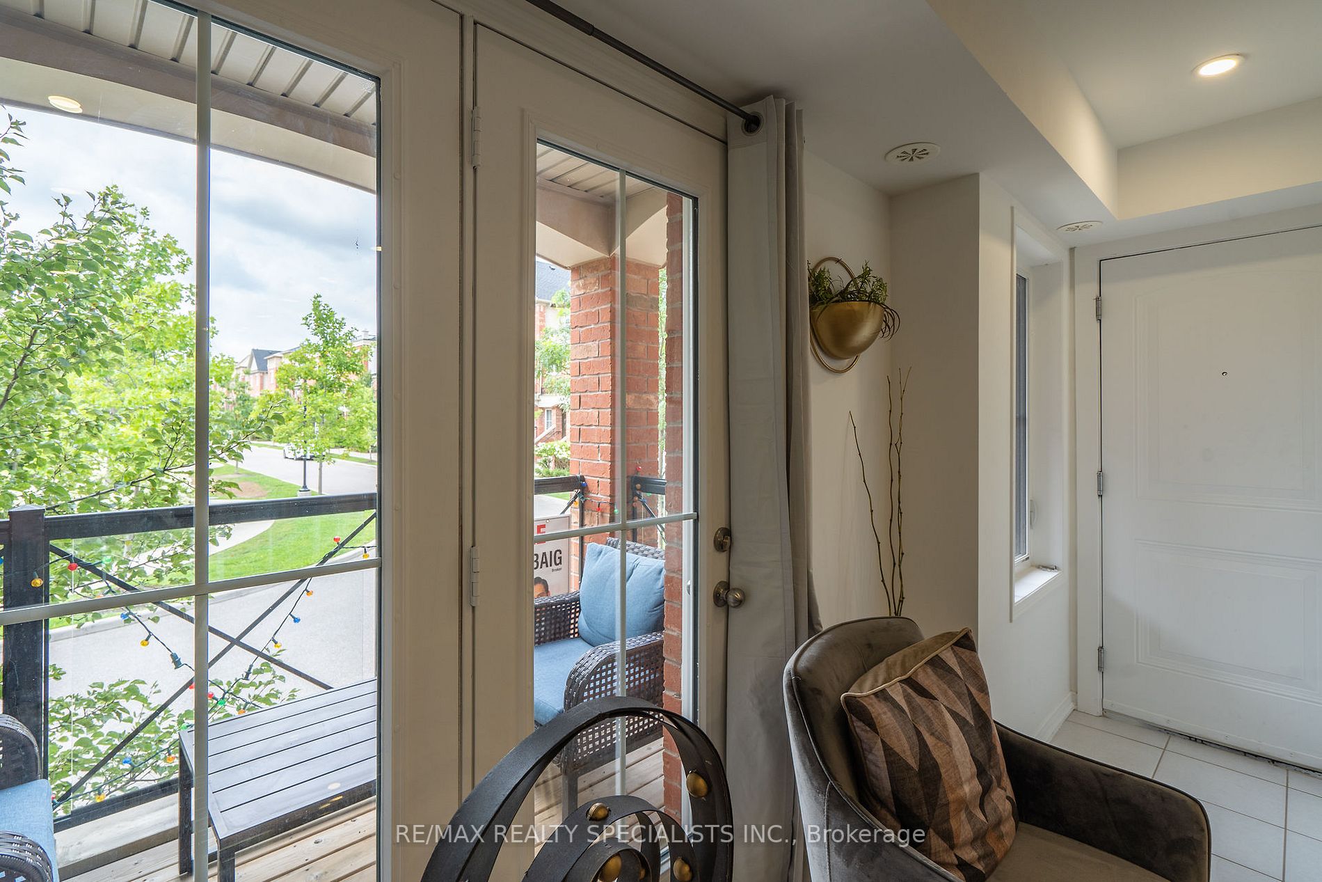 2484 Post Rd, #23