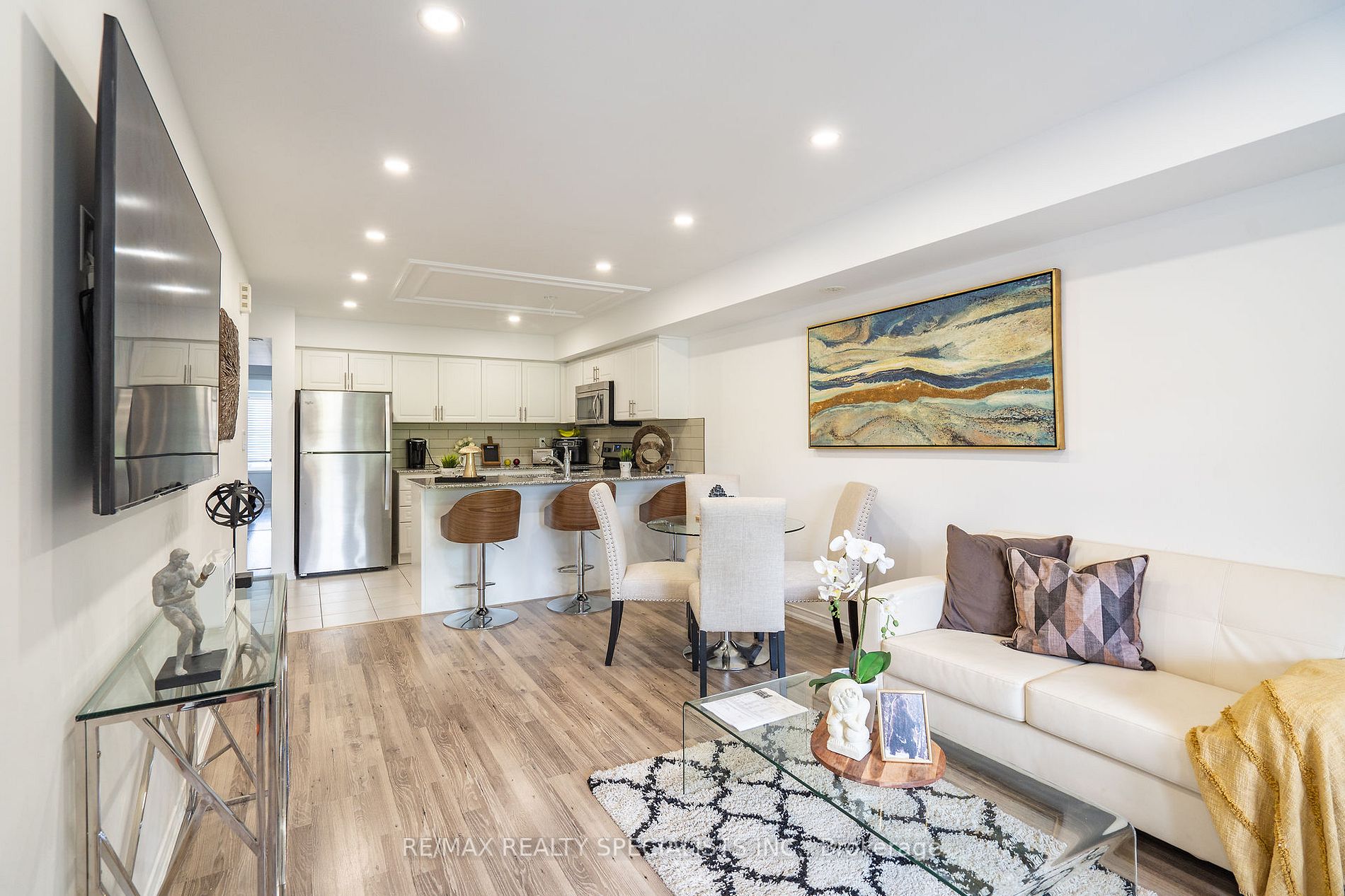 2484 Post Rd, #23