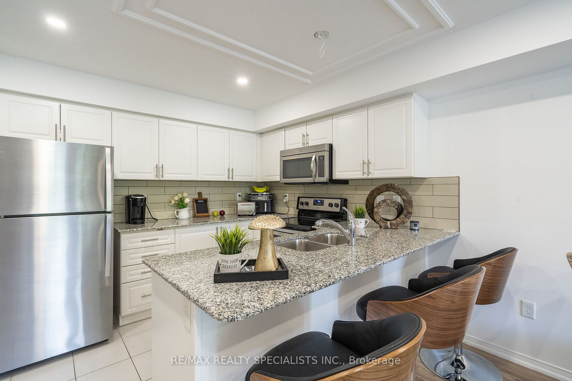 2484 Post Rd, #23