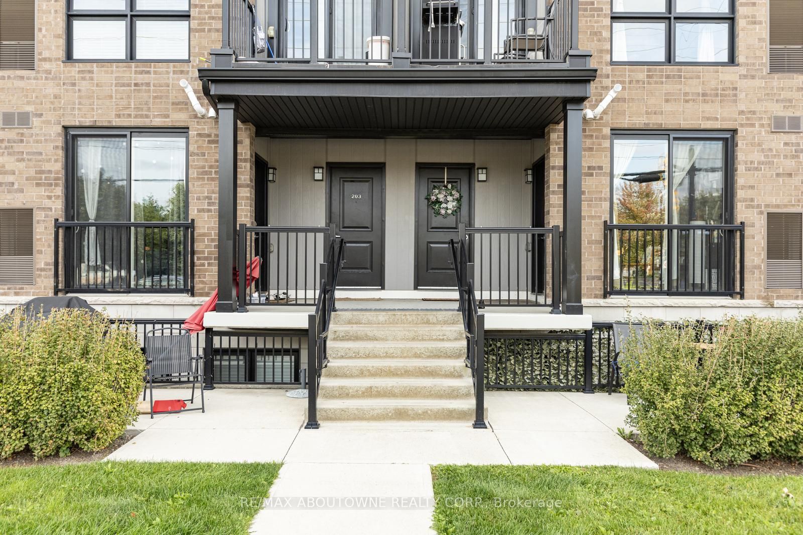 1200 Main St E, #202