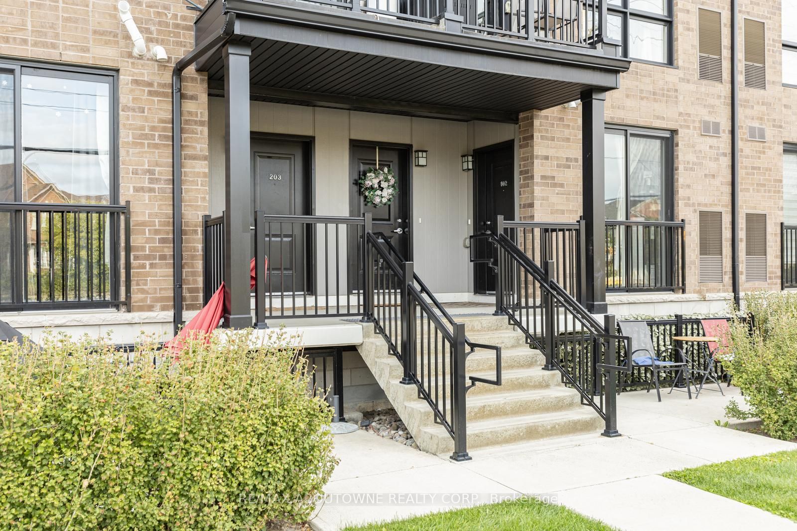 1200 Main St E, #202