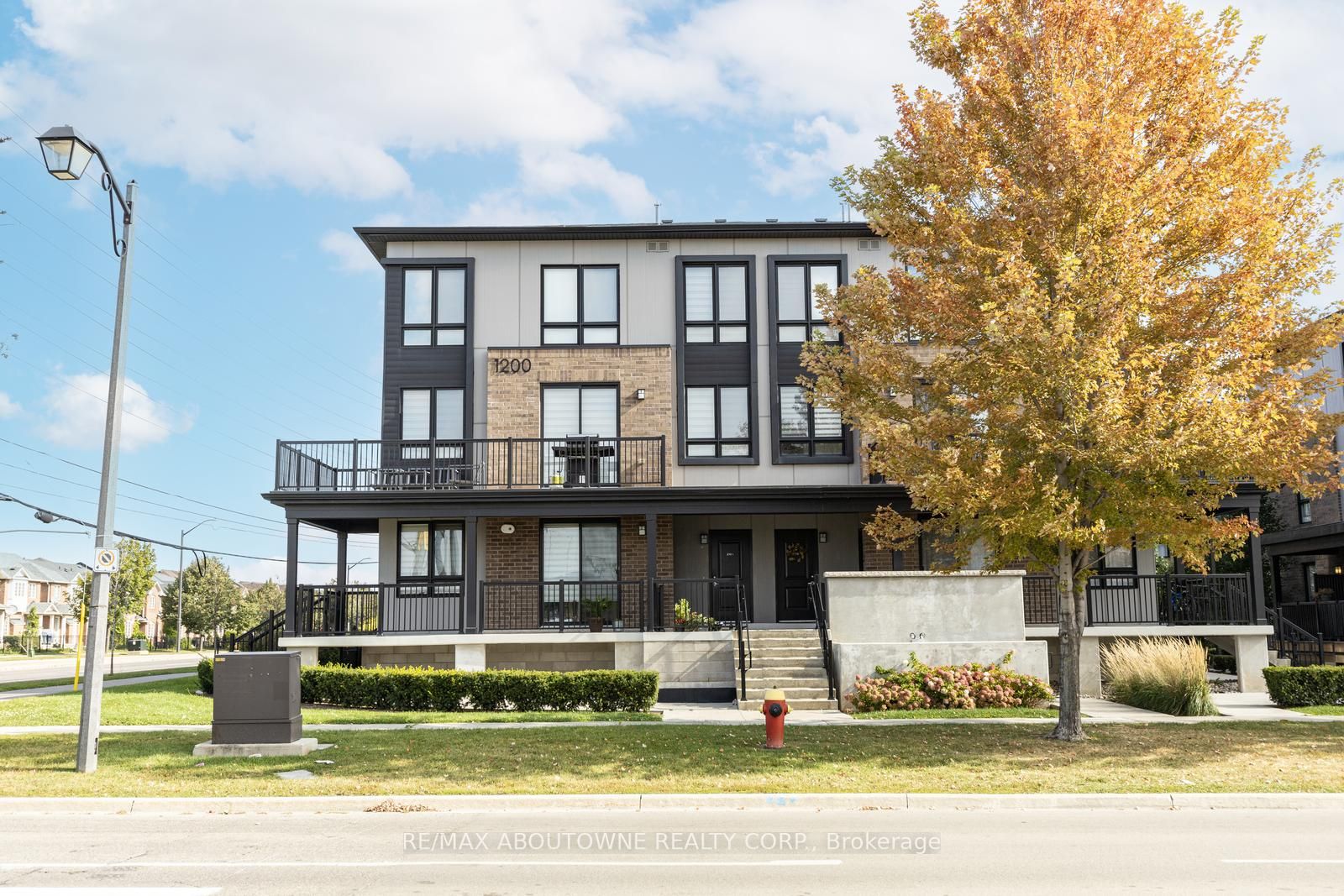 1200 Main St E, #202