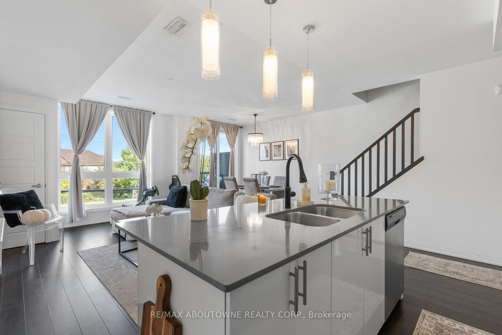 1200 Main St E, #202