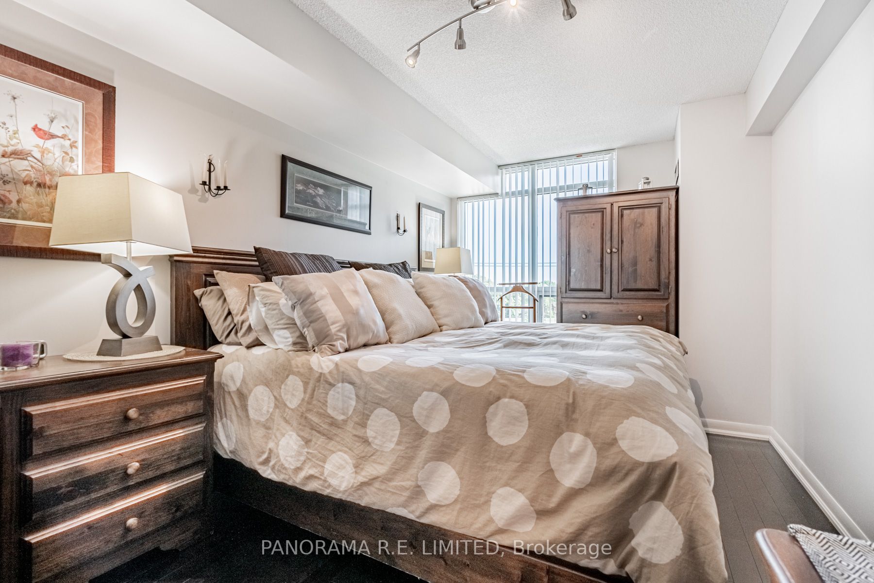 215 Sherway Gardens Road, #503