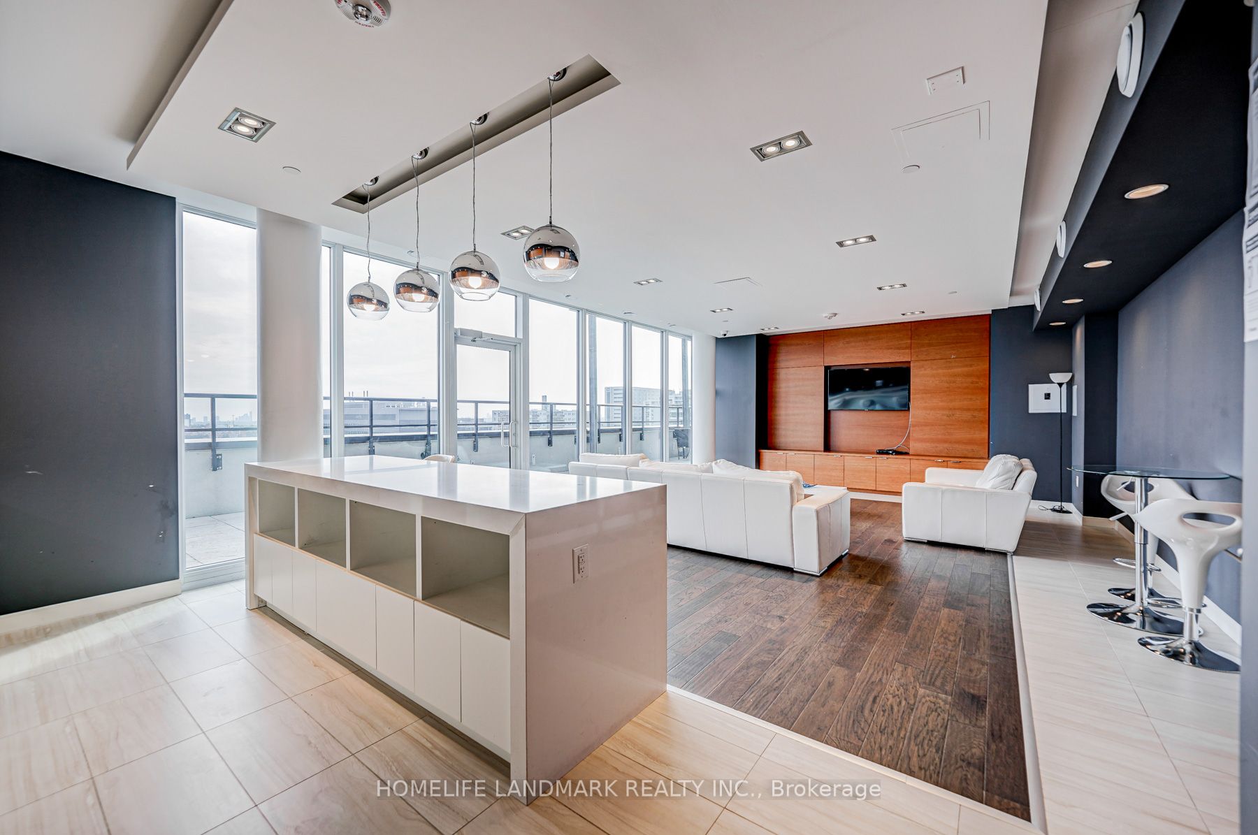 2800 Keele St, #222