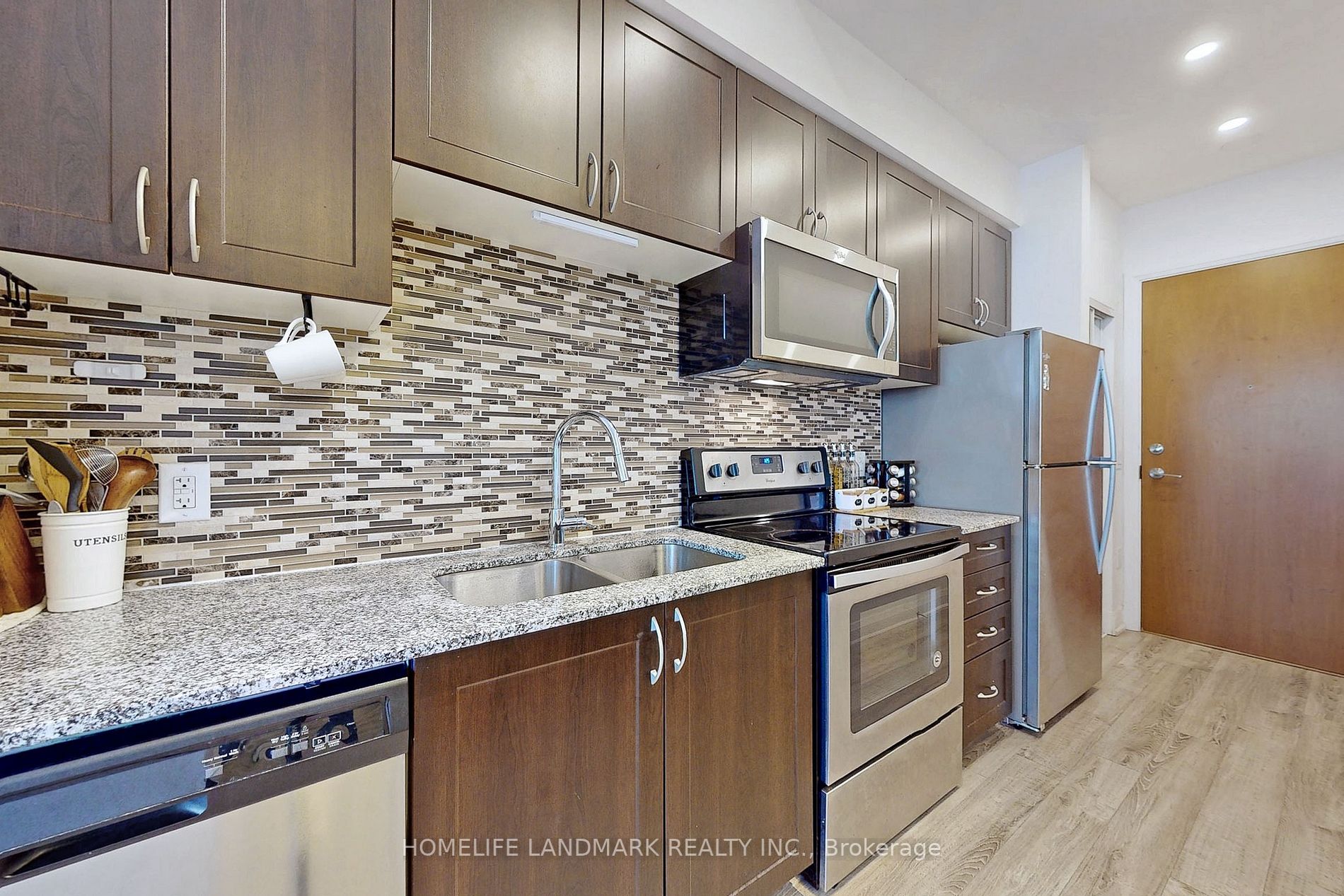 2800 Keele St, #222