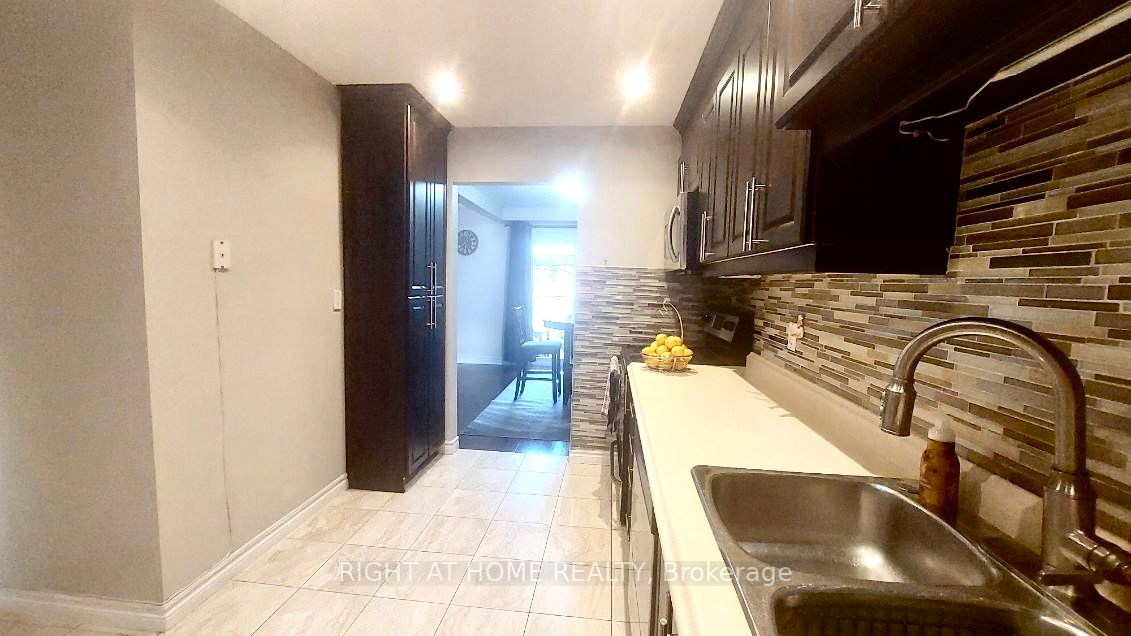 2700 Battleford Rd, #43