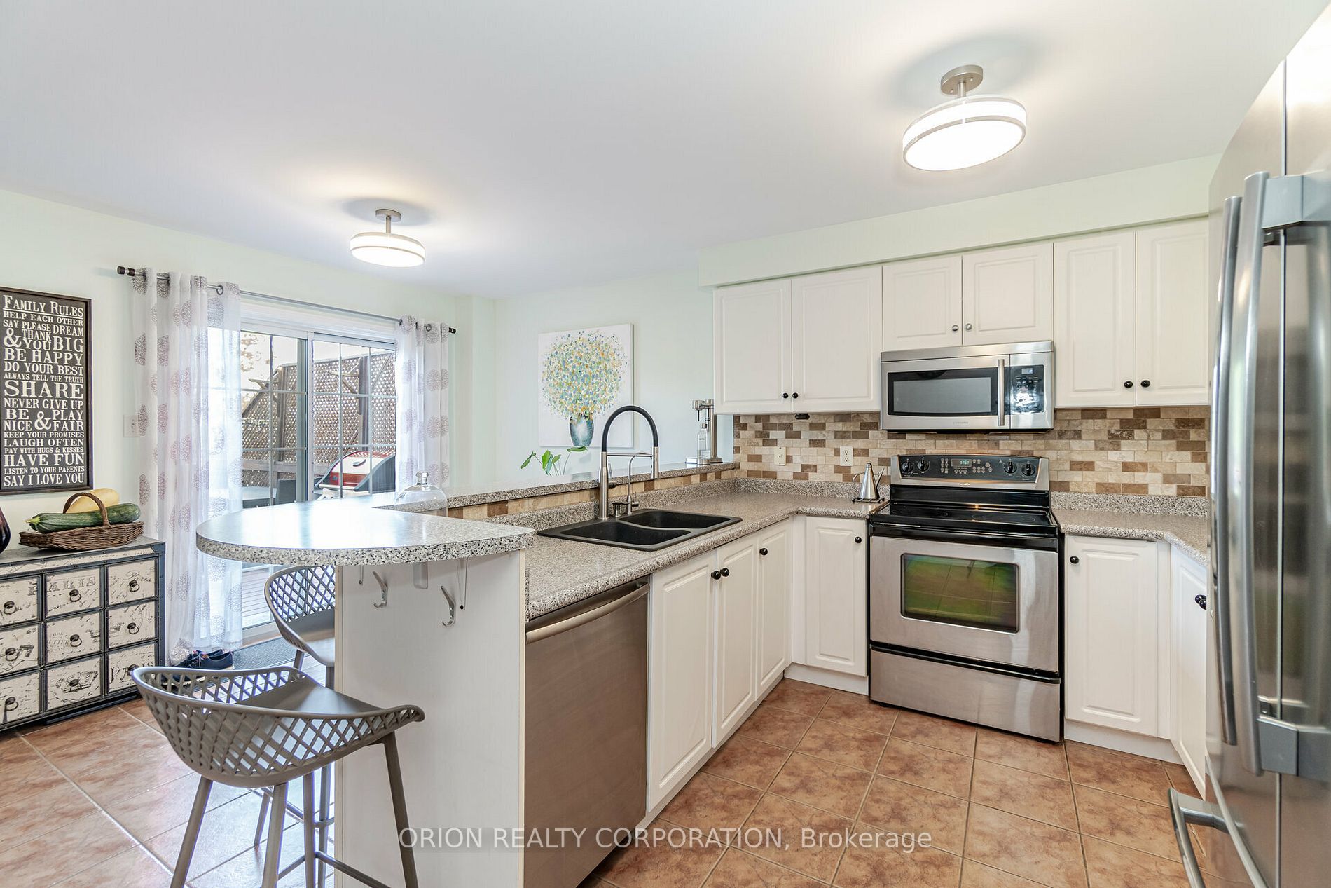 44 Porchlight Rd