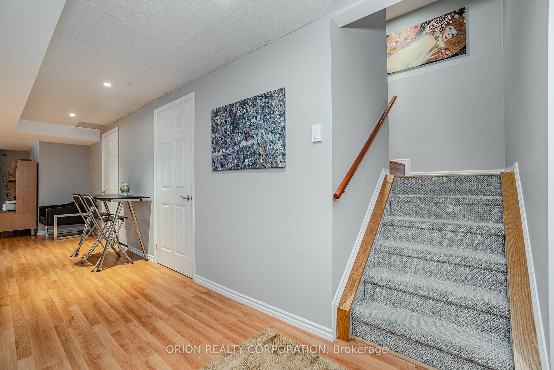 44 Porchlight Rd