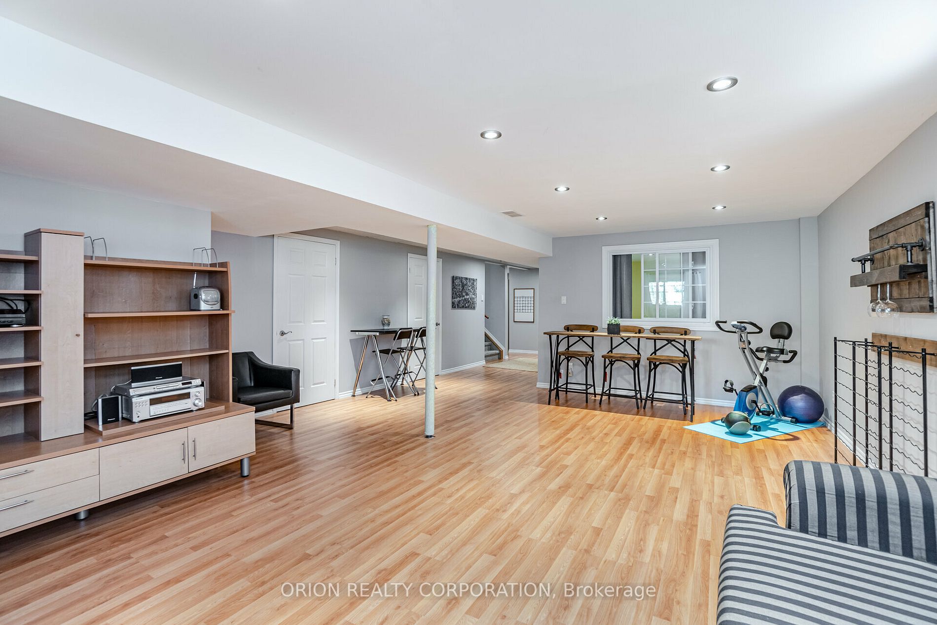 44 Porchlight Rd