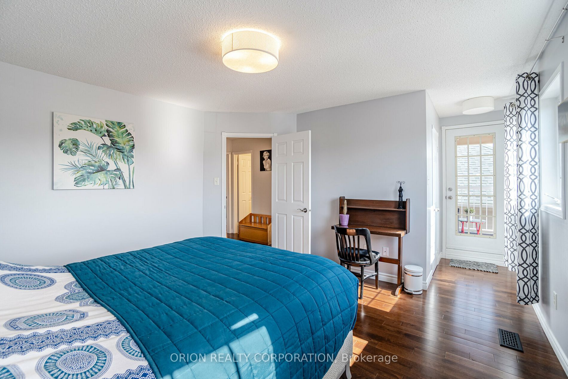 44 Porchlight Rd