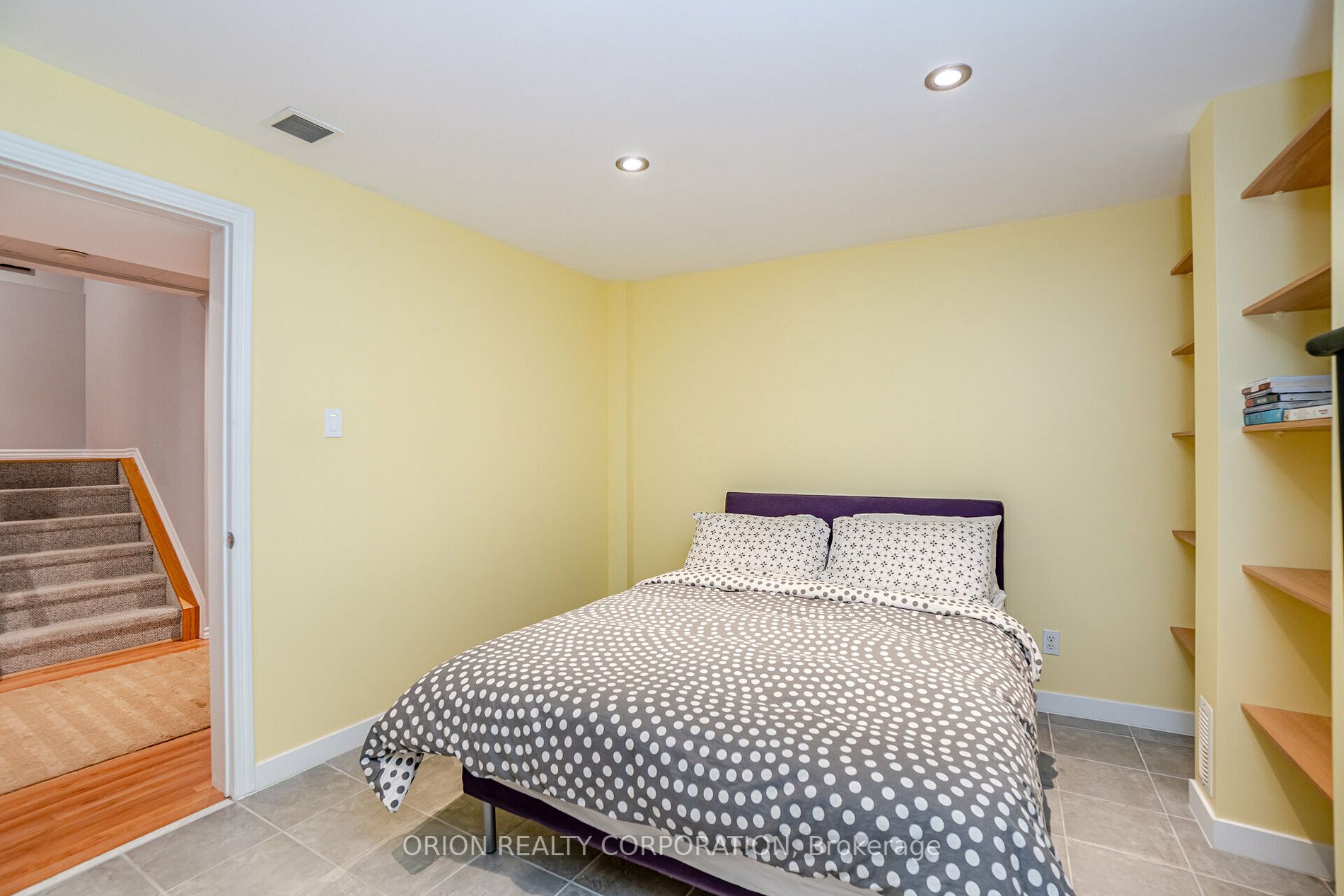 44 Porchlight Rd