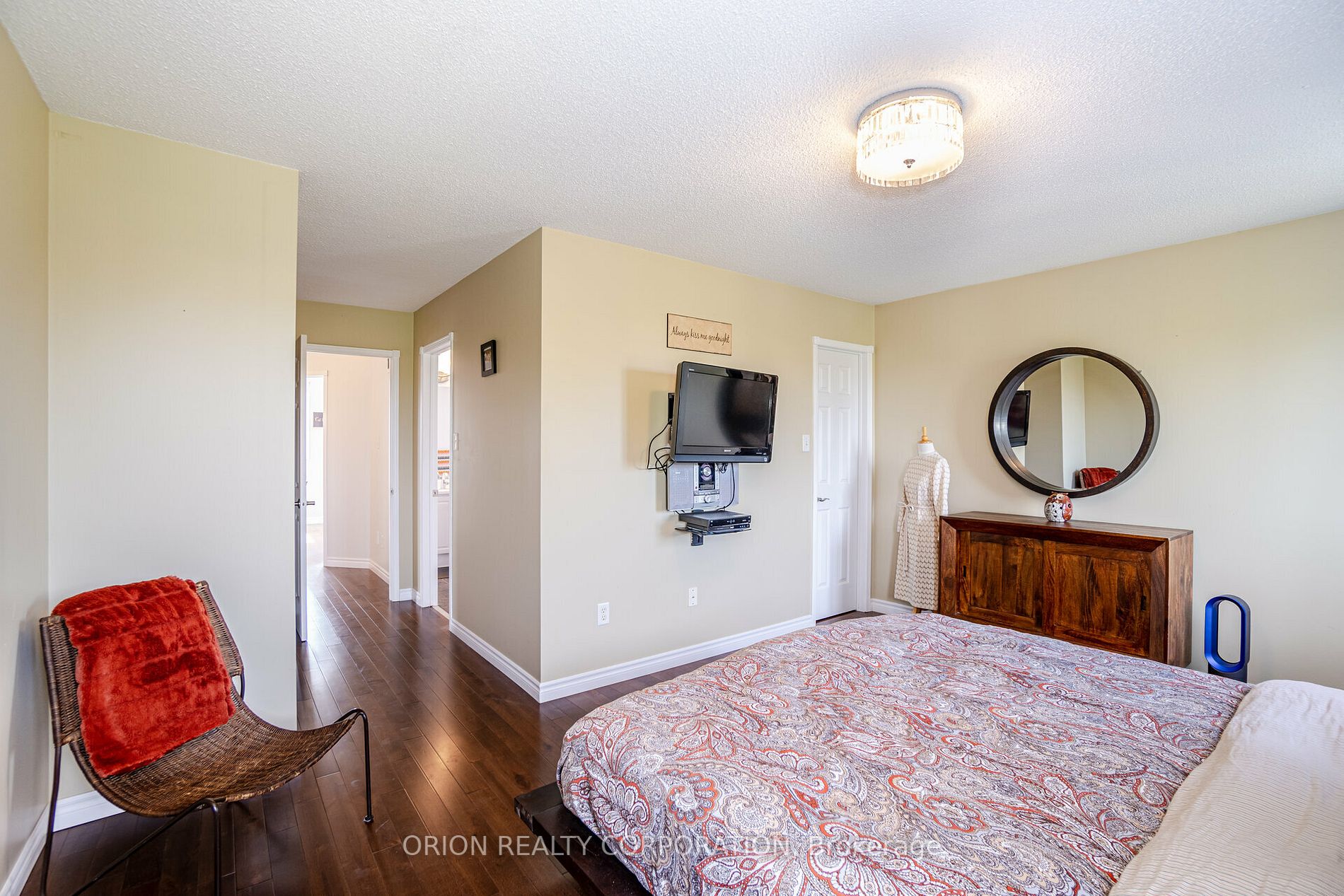 44 Porchlight Rd