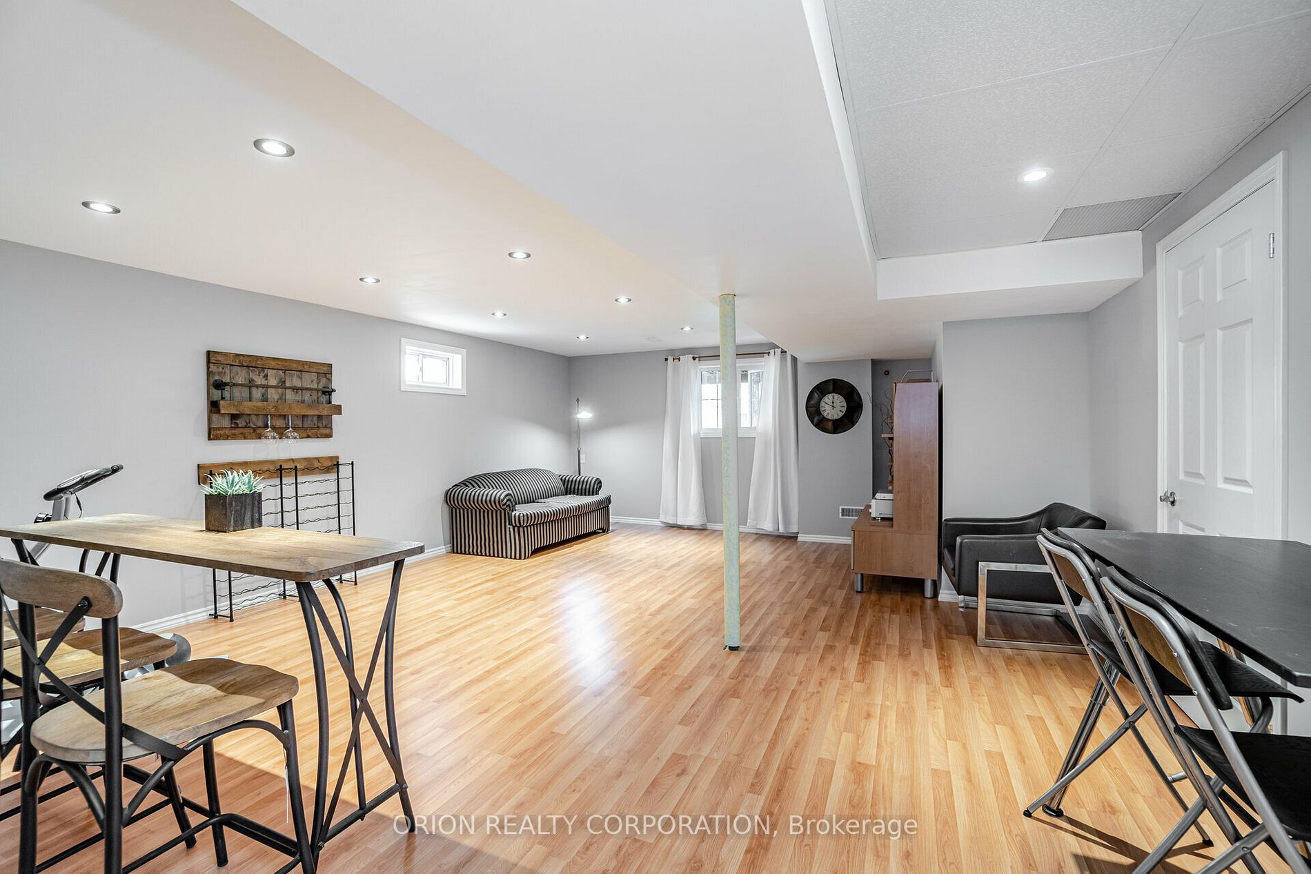 44 Porchlight Rd