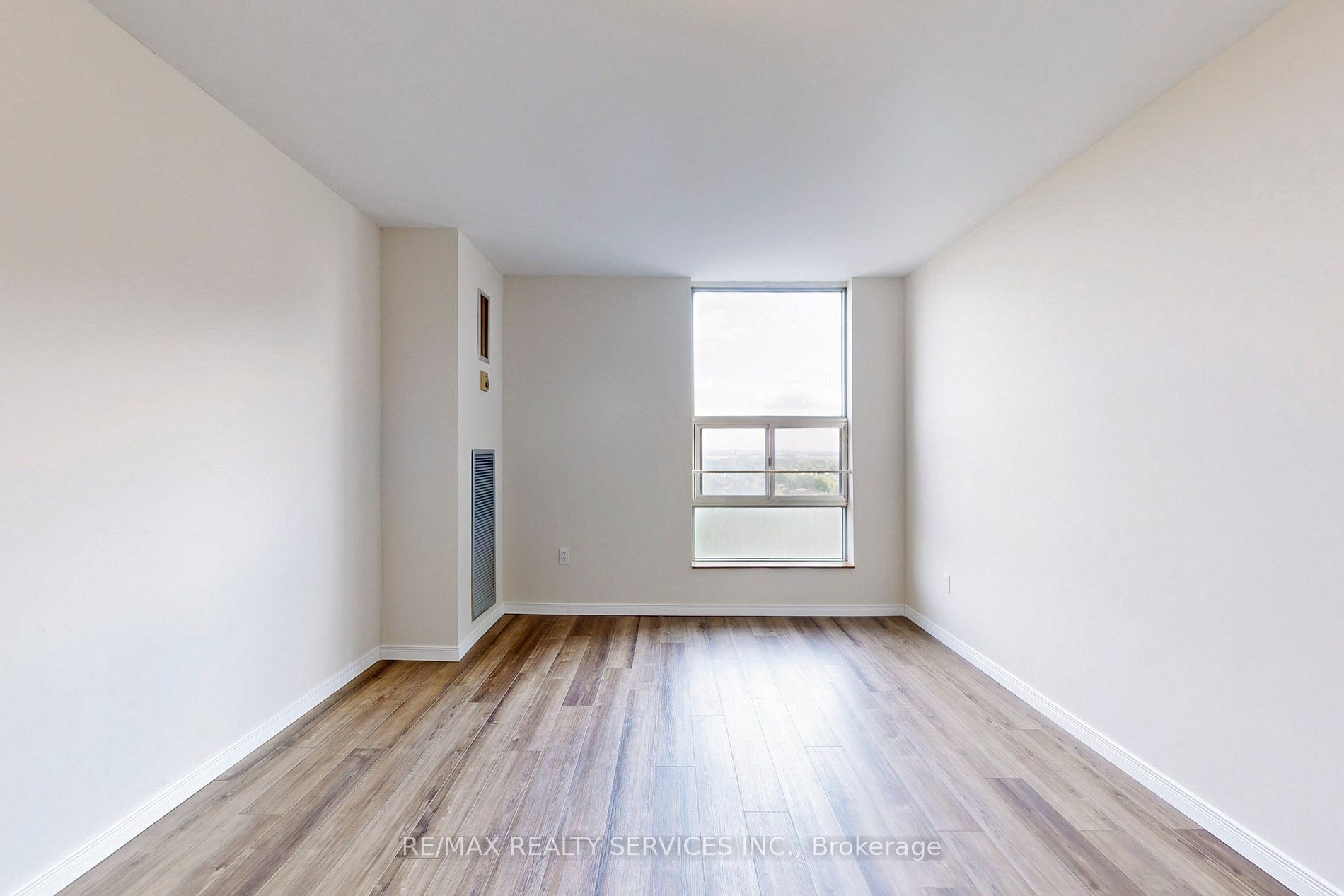 15 Kensington Rd, #1407