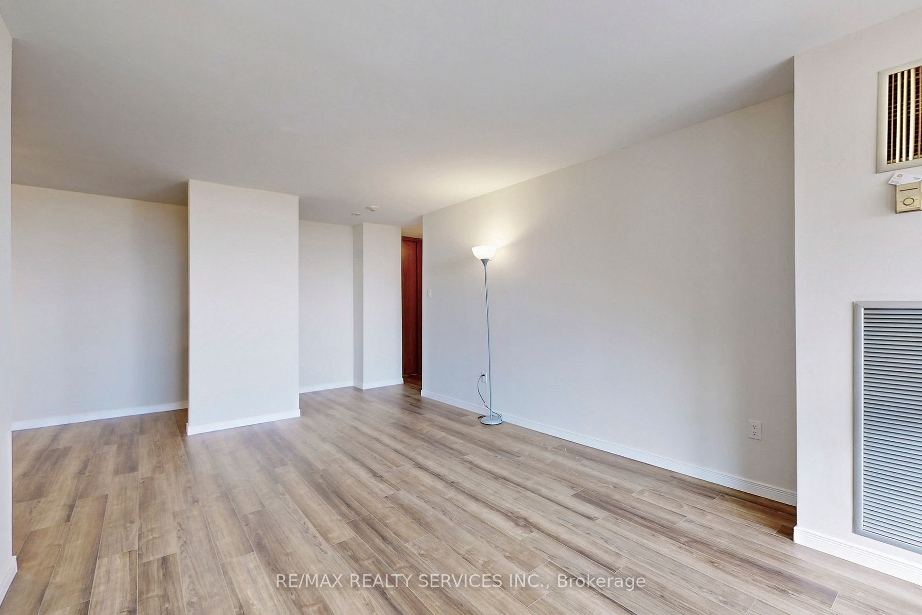 15 Kensington Rd, #1407