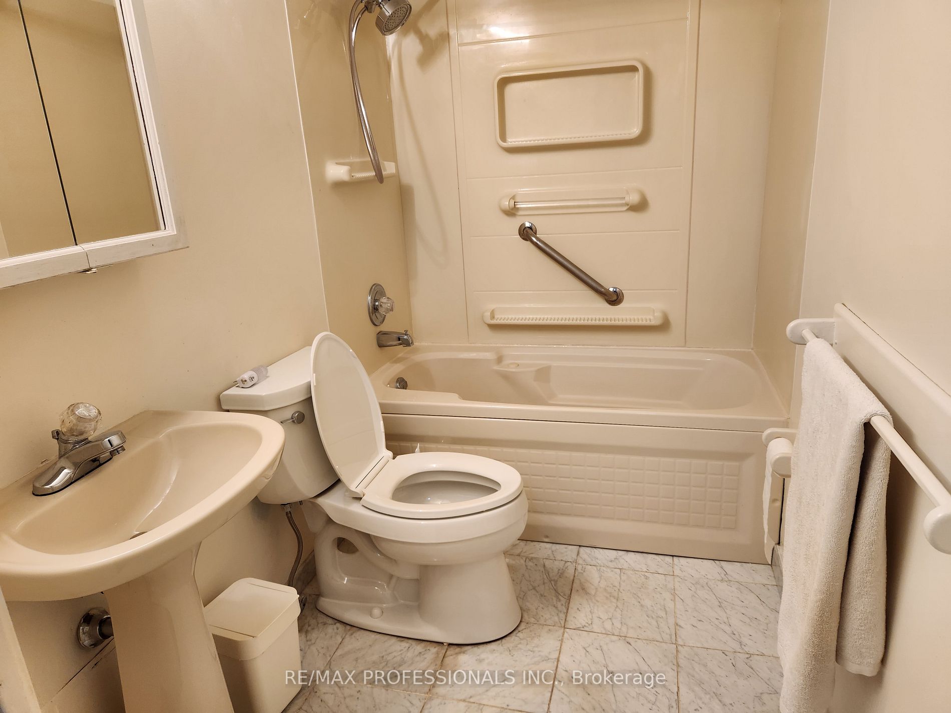 61 Richview Rd, #2012