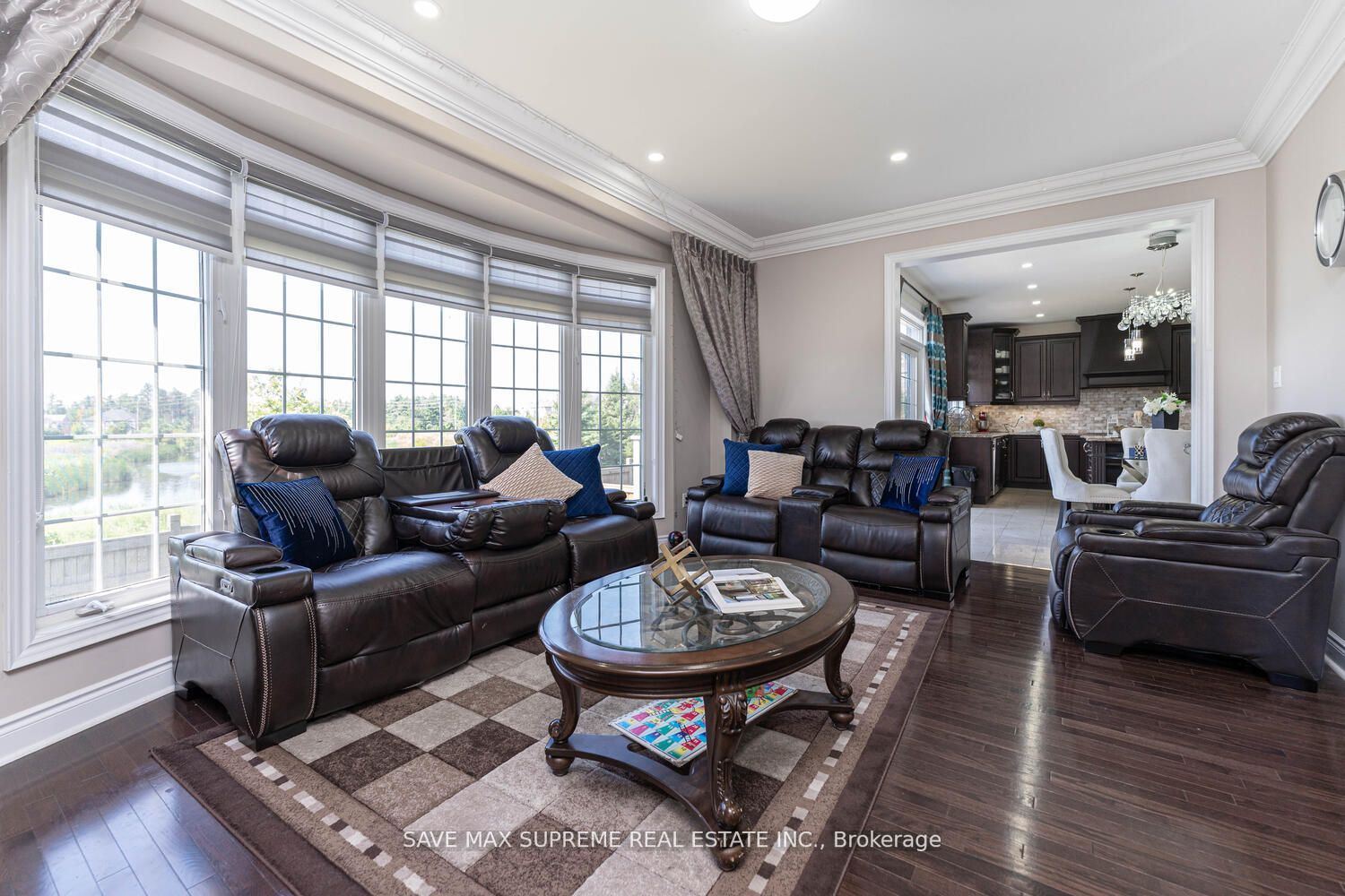 12 Royal West Dr