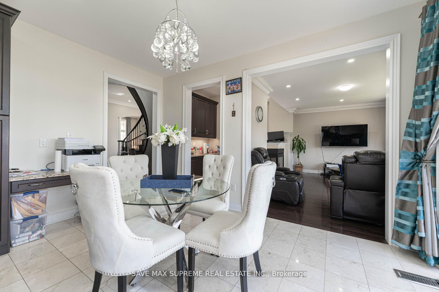 12 Royal West Dr