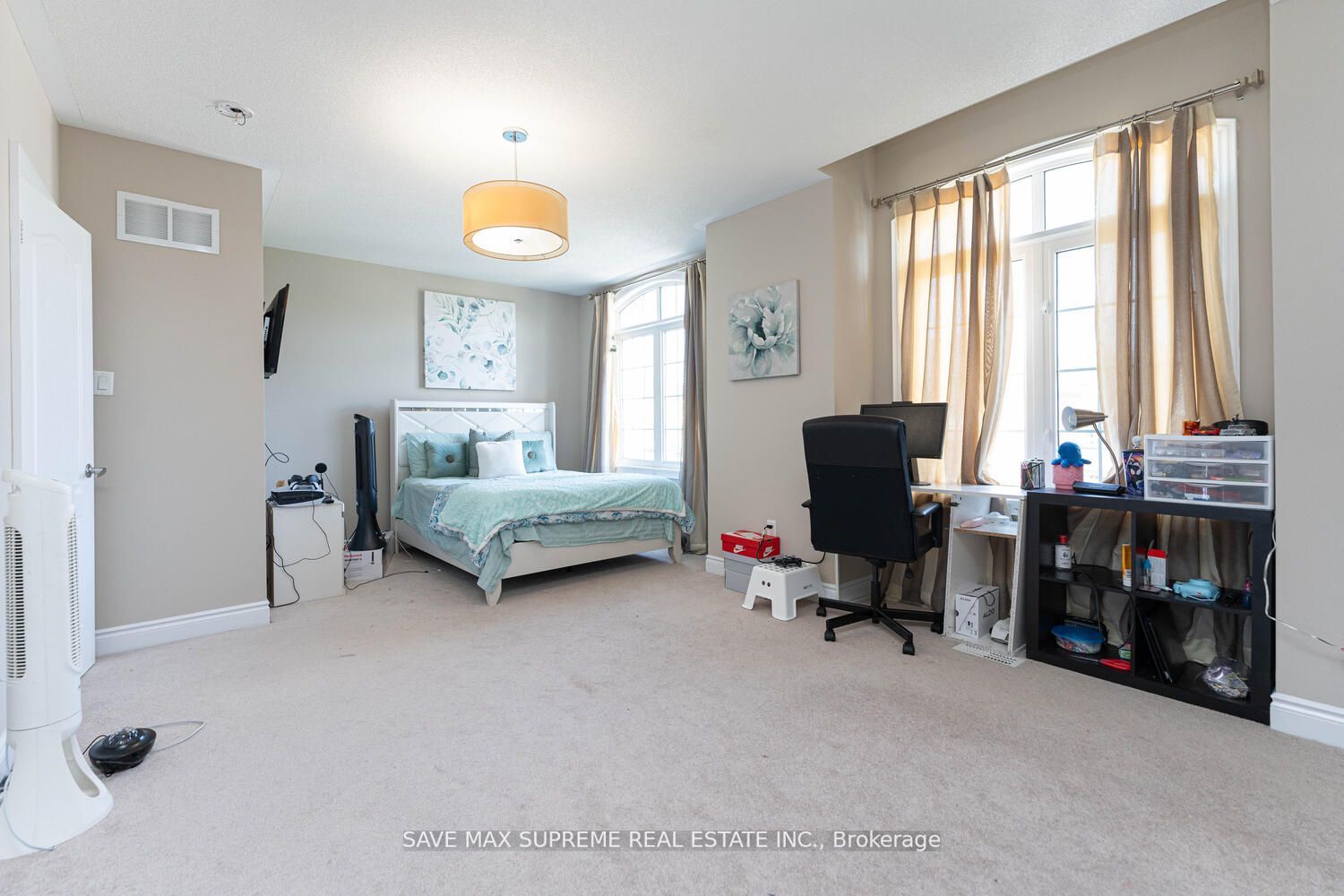 12 Royal West Dr