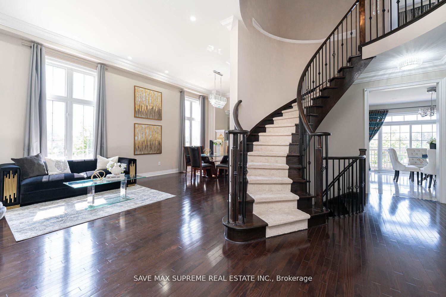 12 Royal West Dr