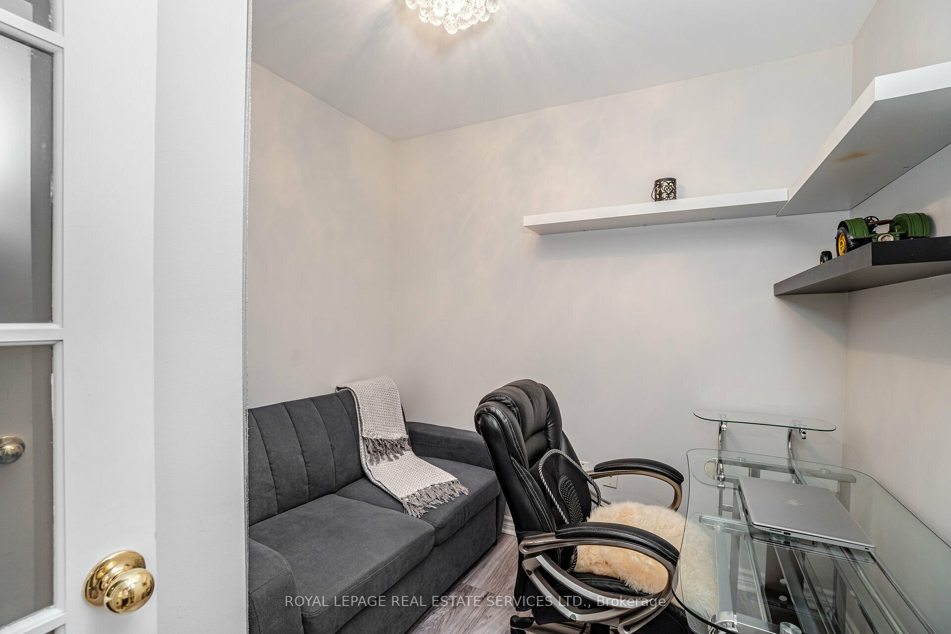 15 Michael Power Place, #405