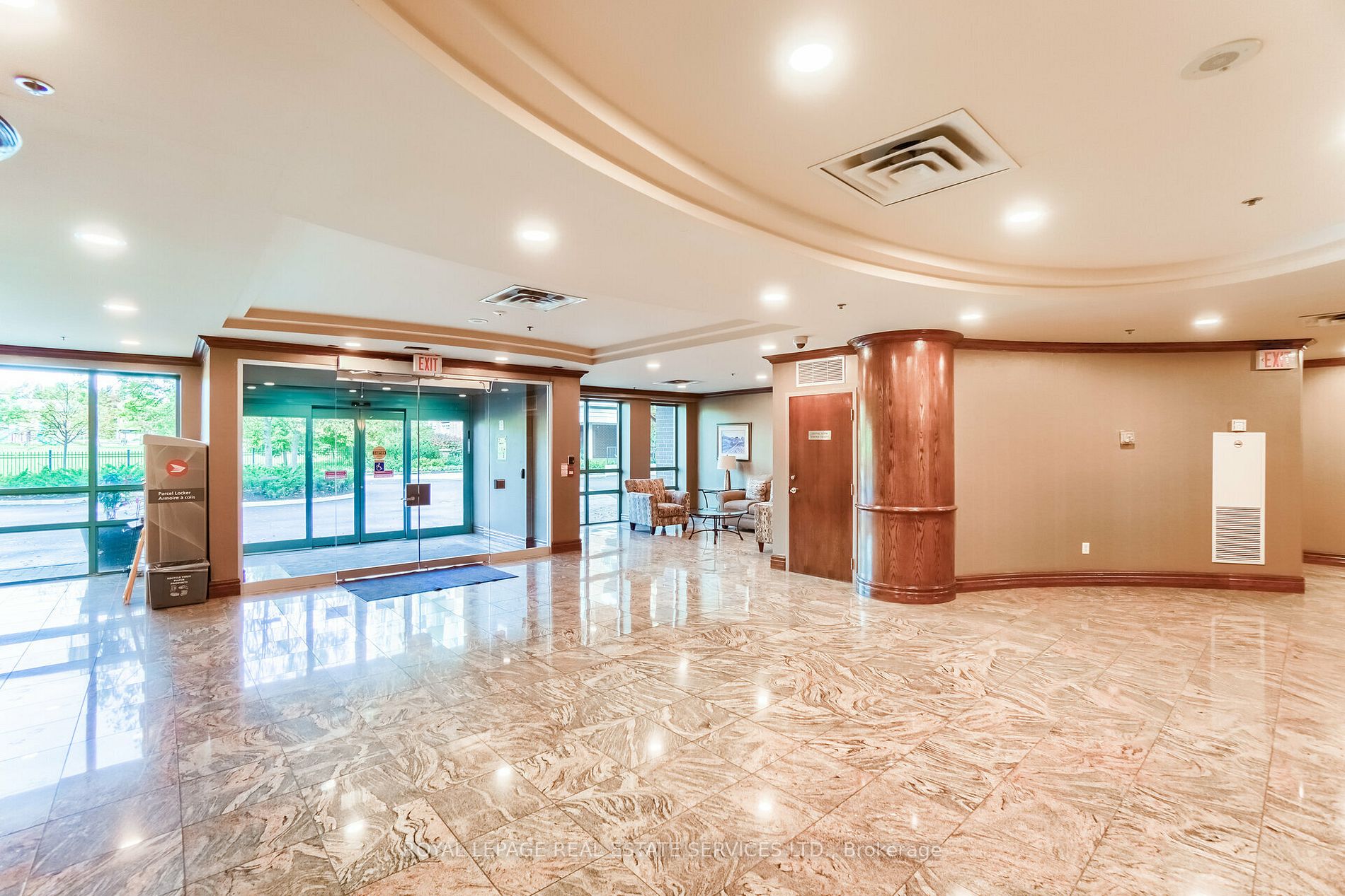 15 Michael Power Place, #405