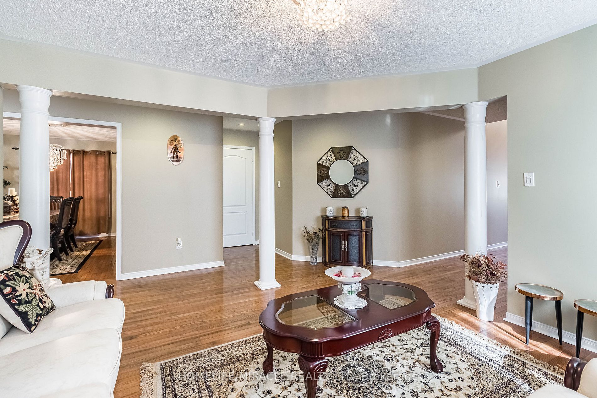 181 Brisdale Dr