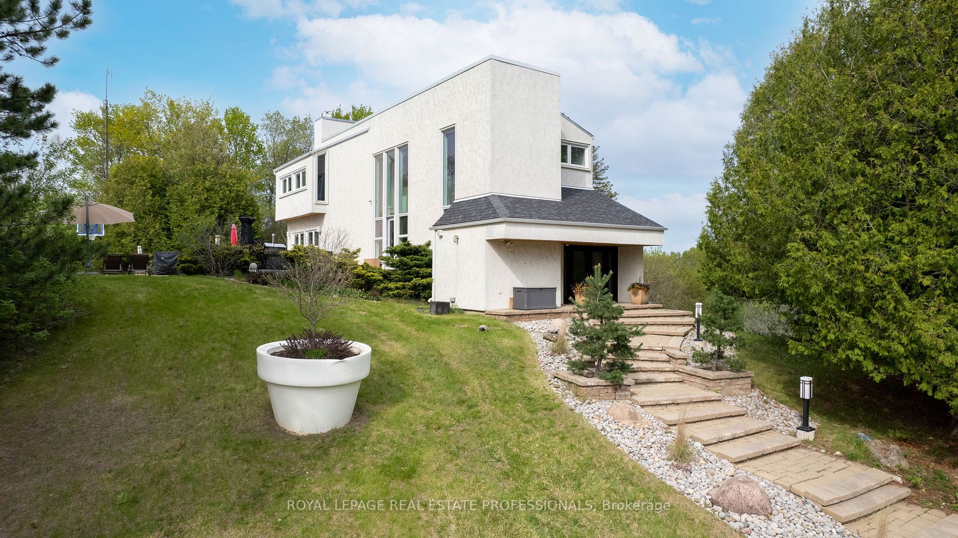 8181 Finnerty Side Road