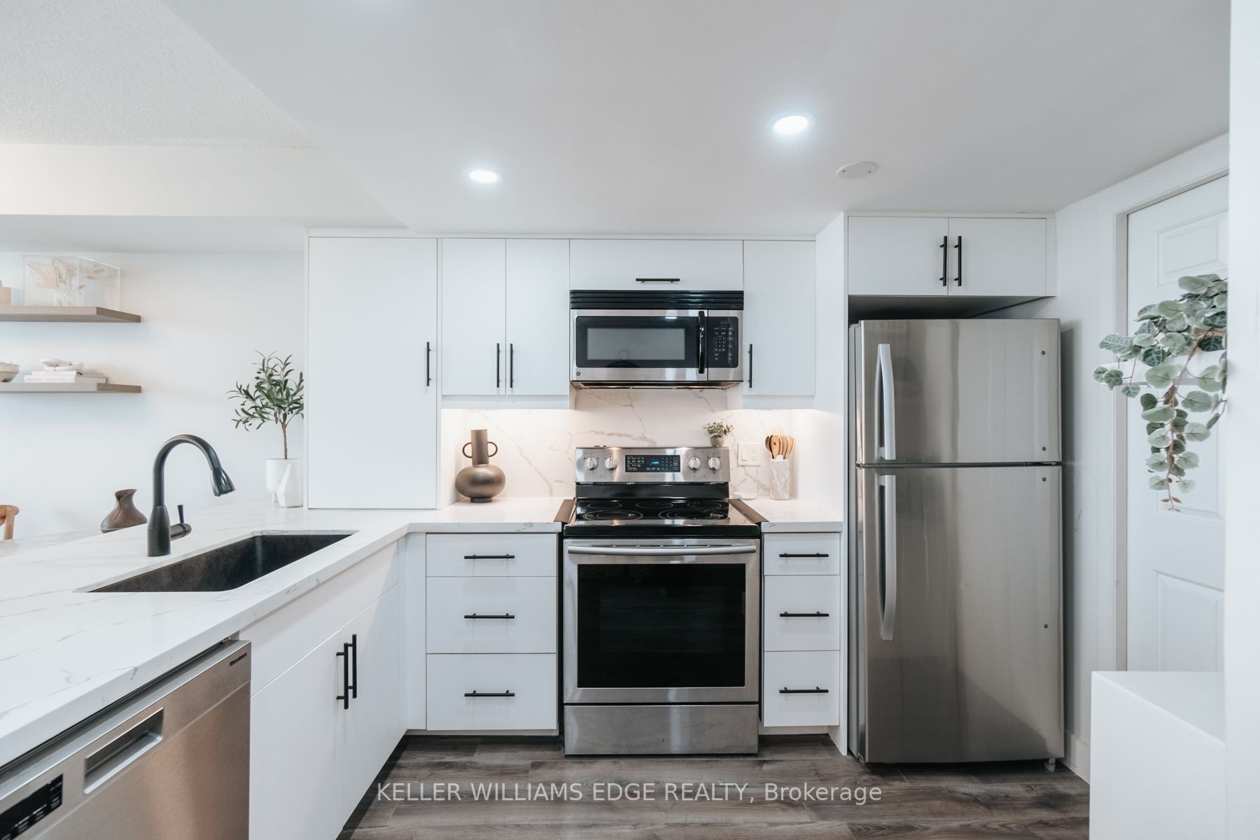 55 Kingsbridge Garden Circ, #1013