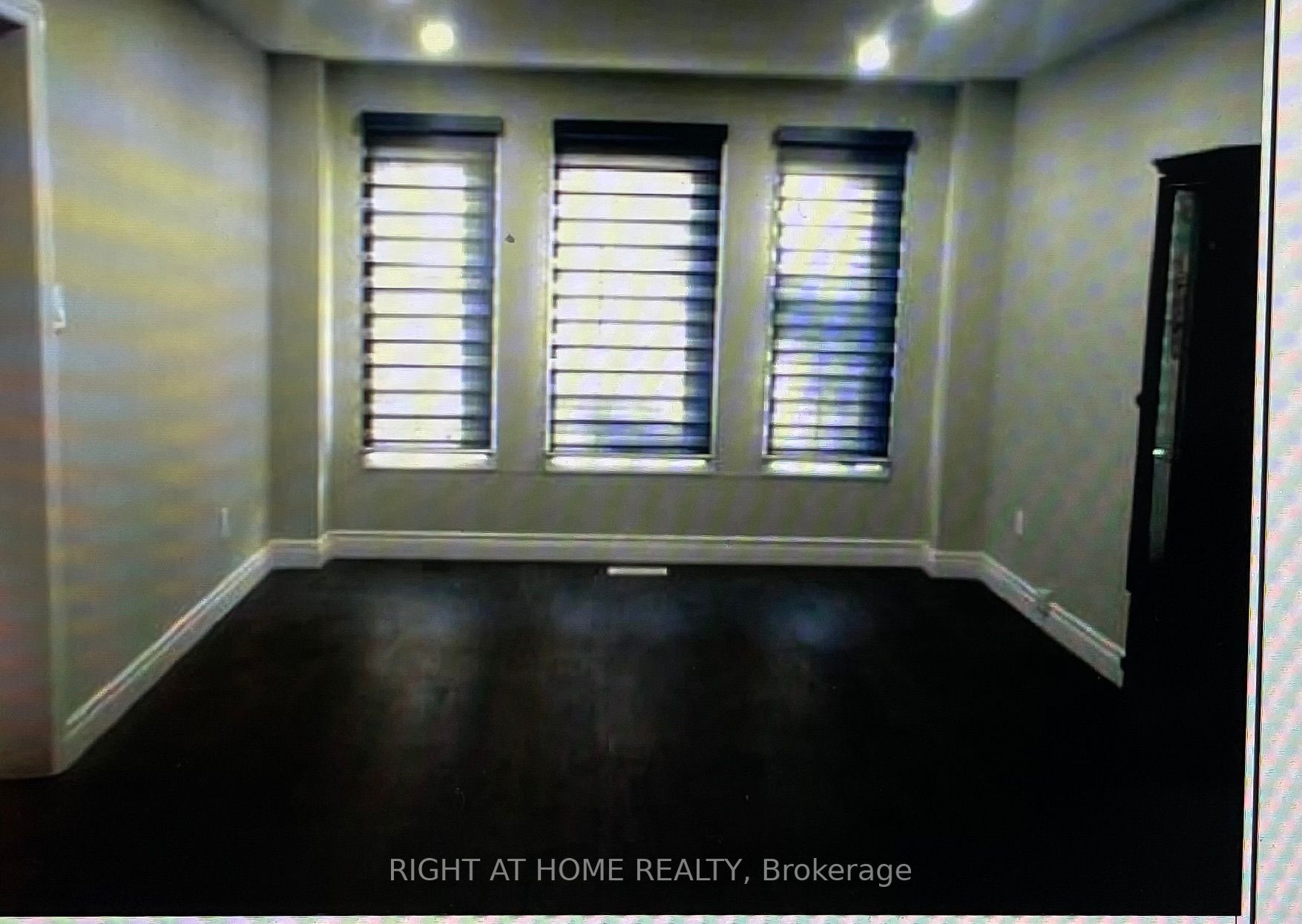 16 Lone Oak Ave
