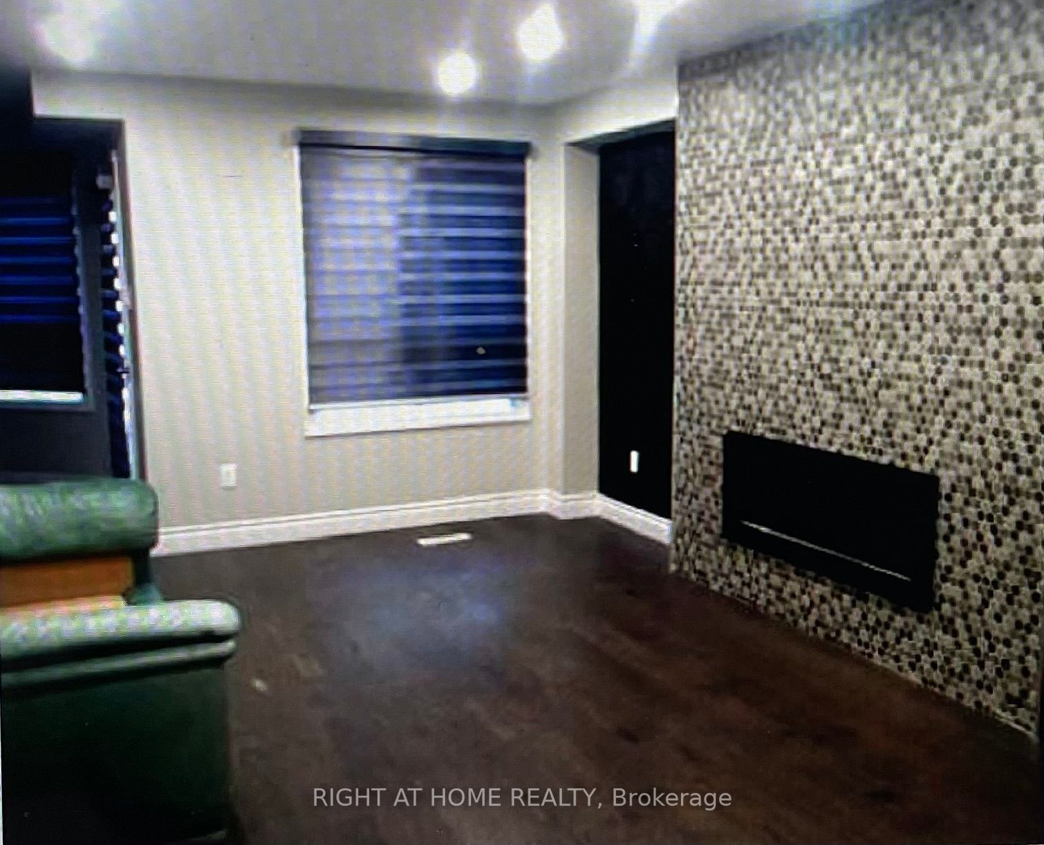 16 Lone Oak Ave