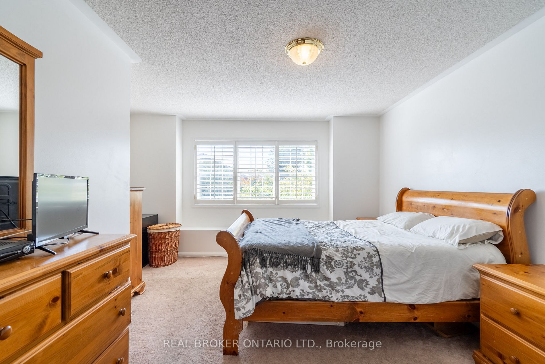 1631 Gowling Terrace